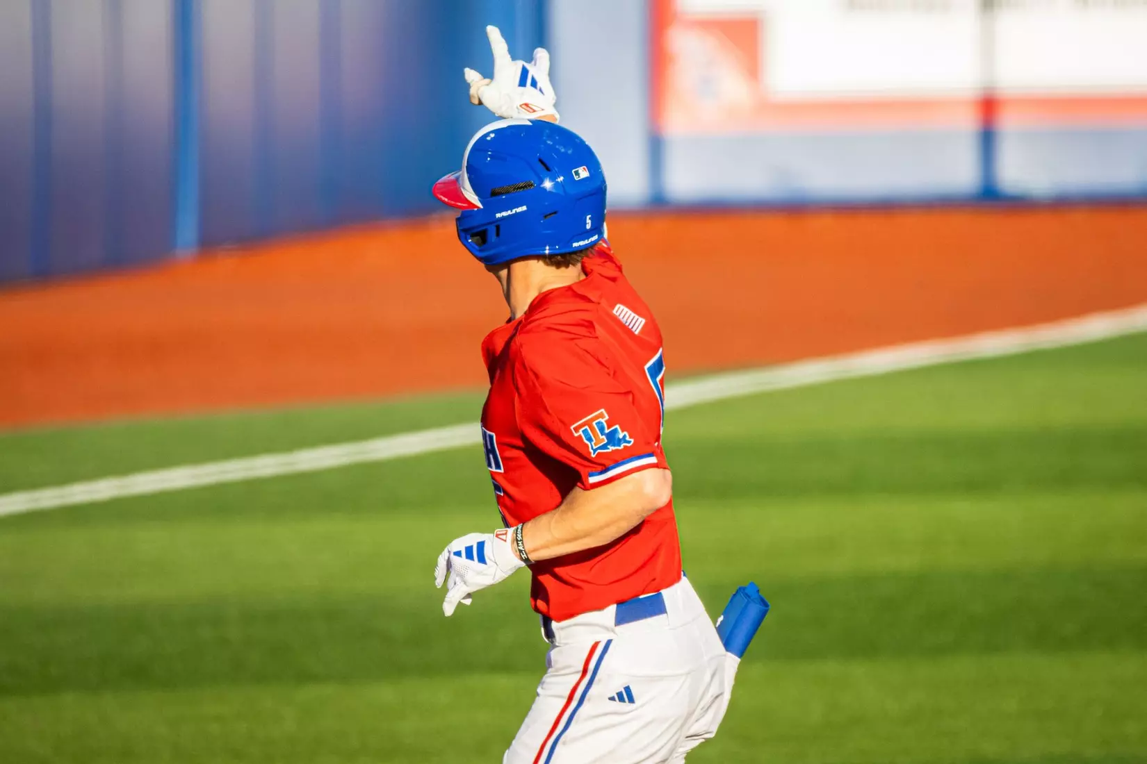 Bulldogs take care of crosstown foe Tigers, 14-6