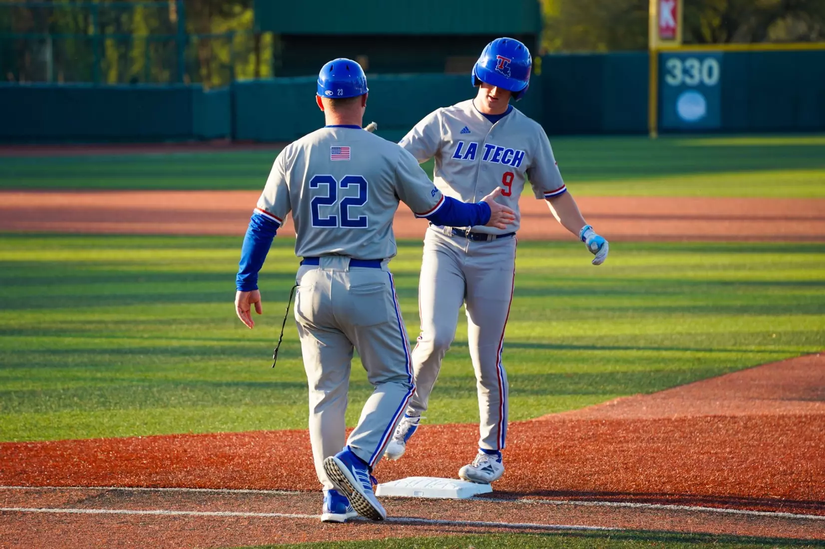 Bulldogs hold on to take series opener from Bearkats, 6-5