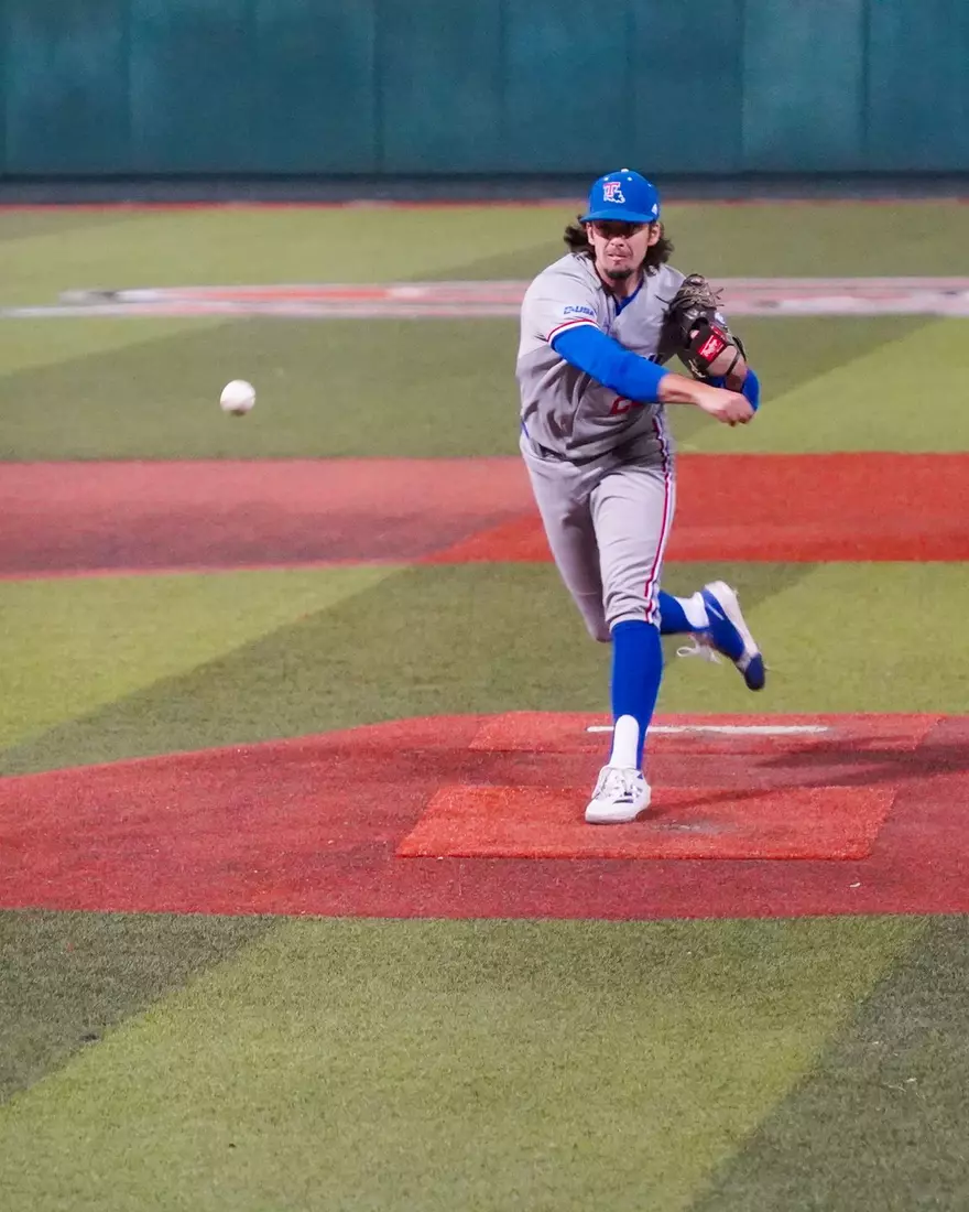 Bulldogs hold on to take series opener from Bearkats, 6-5