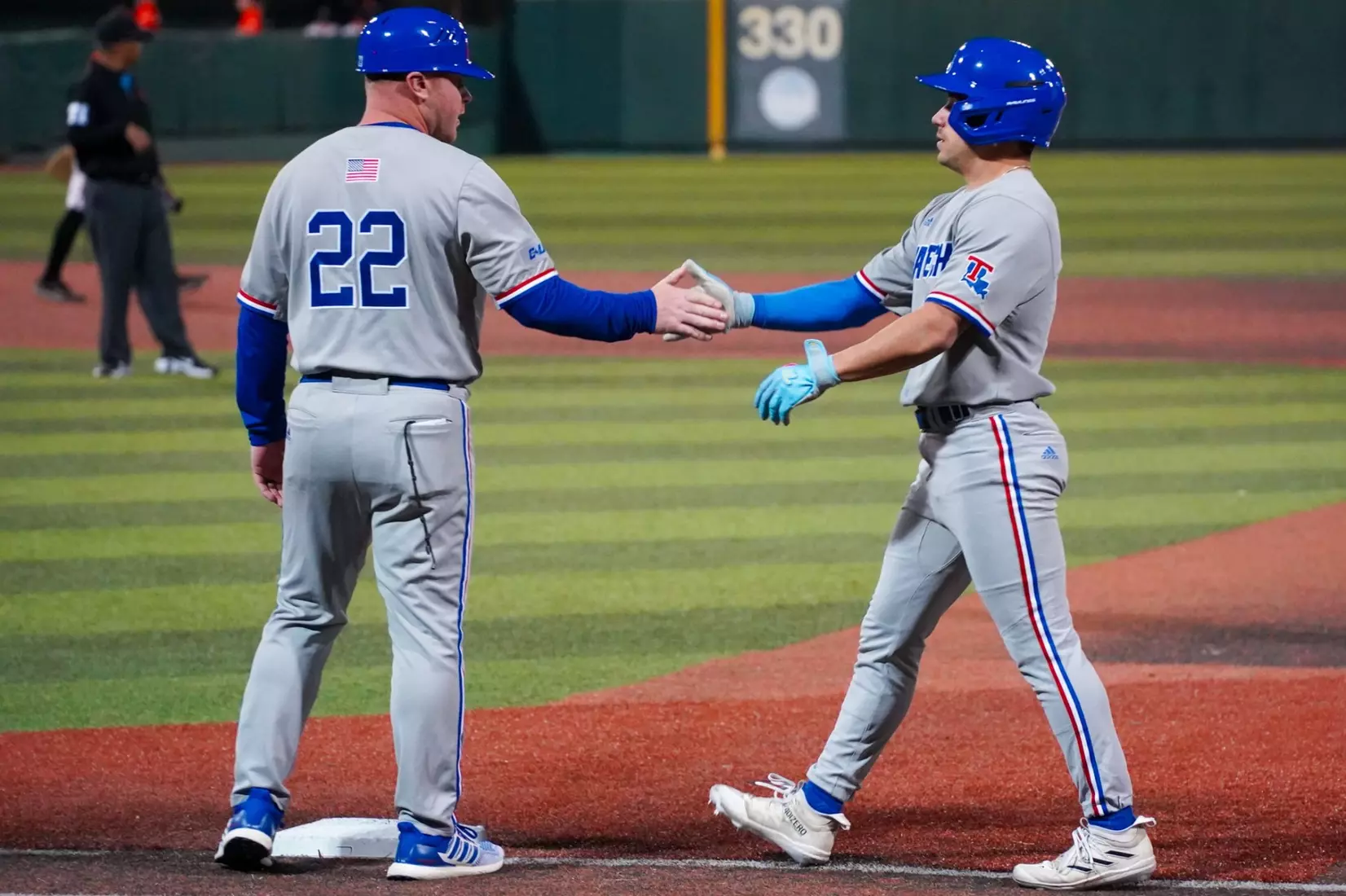 Bulldogs hold on to take series opener from Bearkats, 6-5