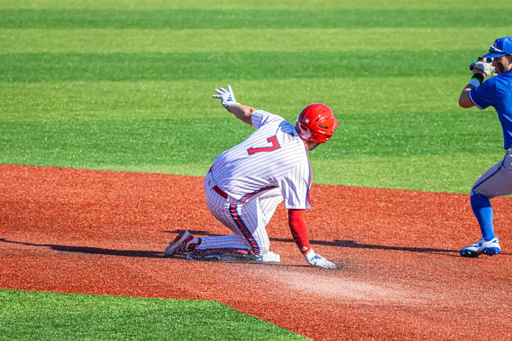 Bulldogs hit three homers in 11-4 victory over Tigers