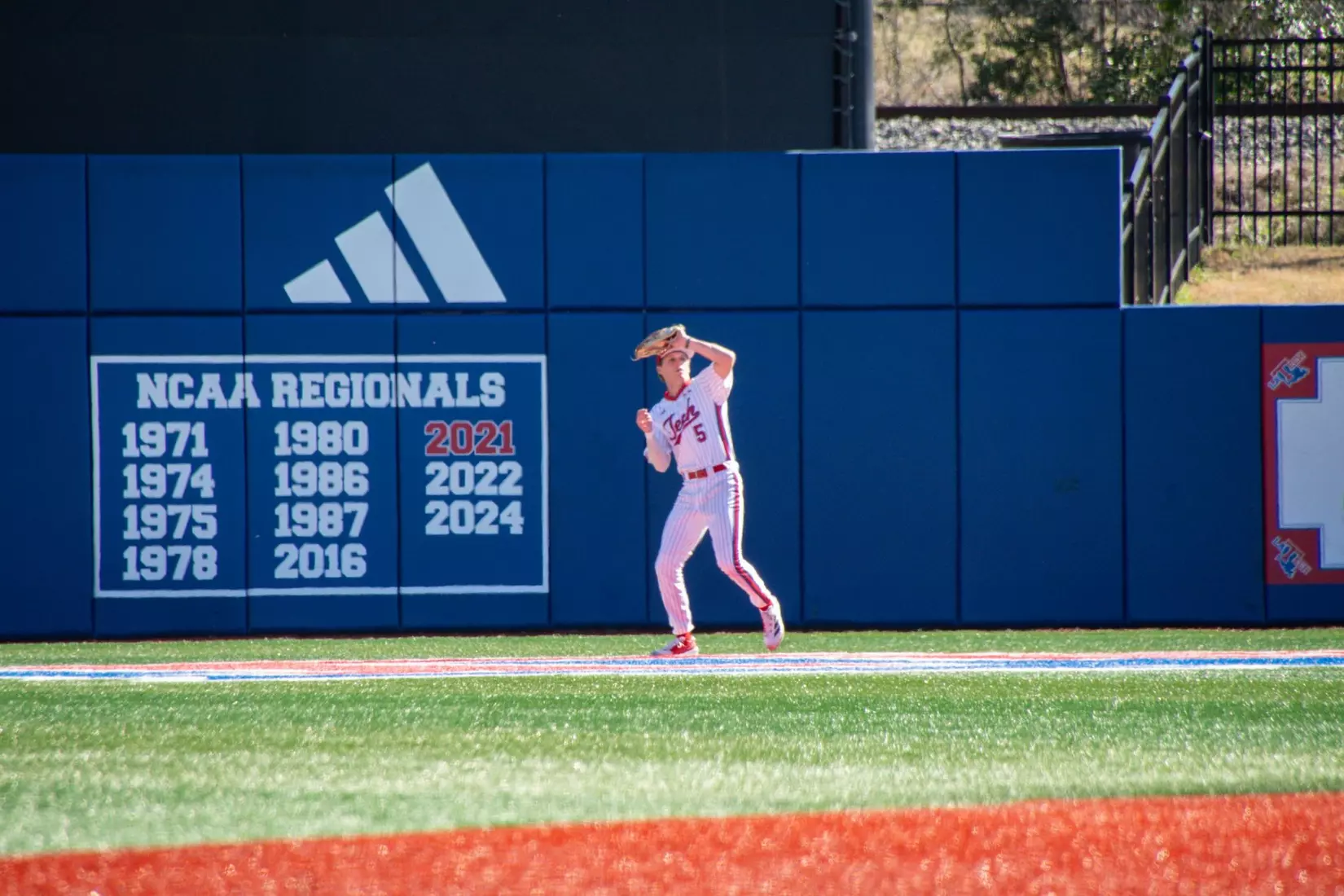 Bulldogs hit three homers in 11-4 victory over Tigers