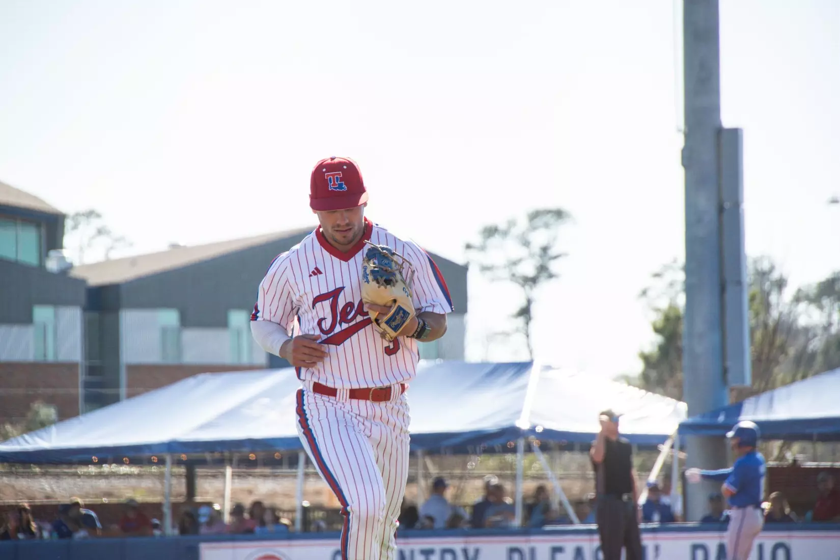 Bulldogs hit three homers in 11-4 victory over Tigers