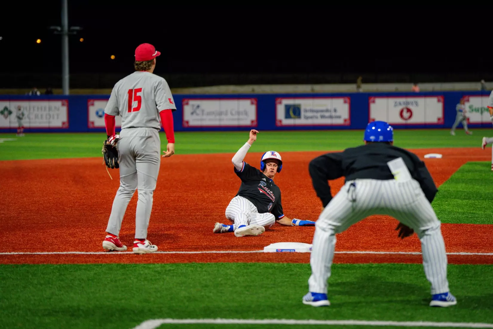 Bulldogs overpower Colonels, 19-0, in seven innings
