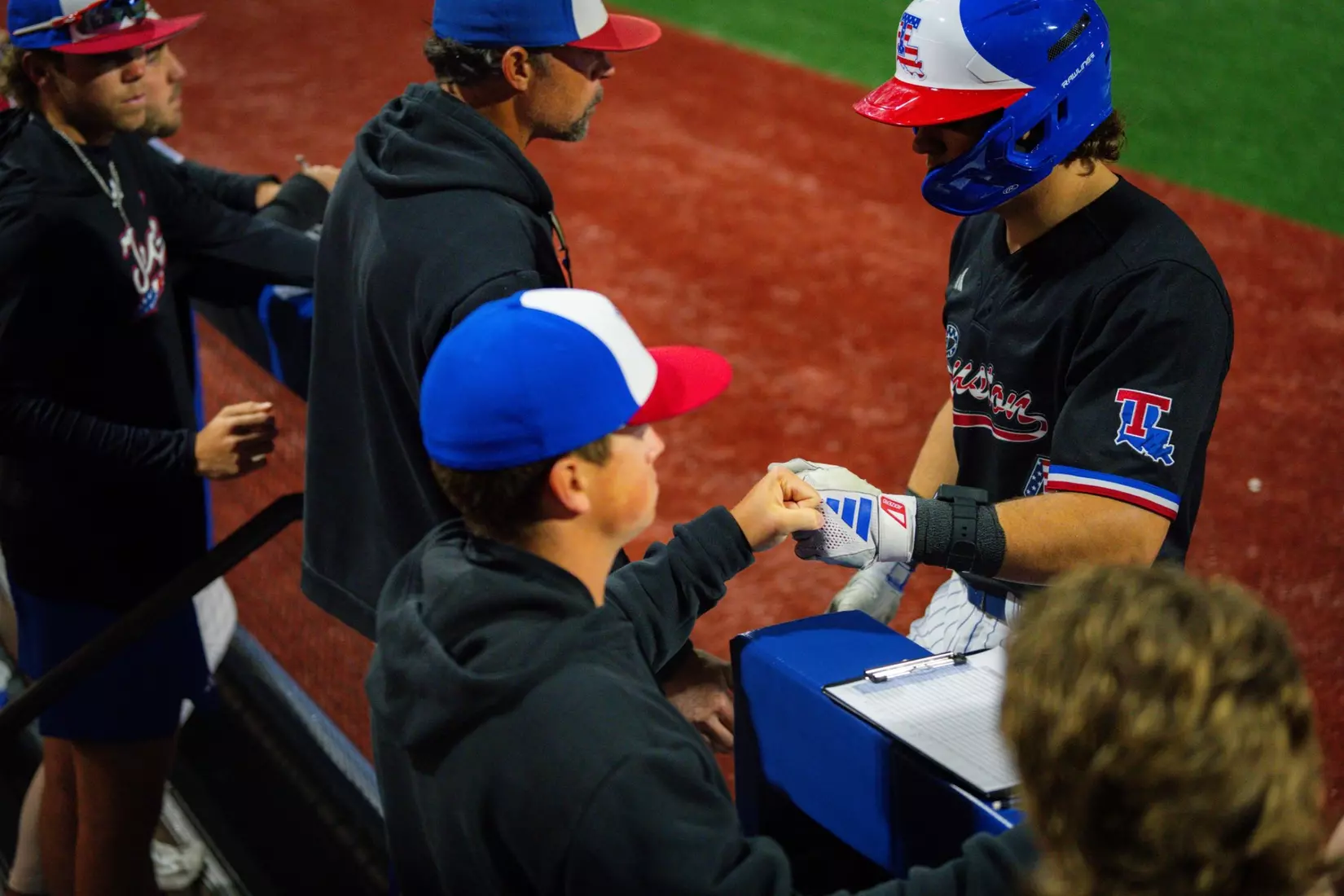 Bulldogs overpower Colonels, 19-0, in seven innings