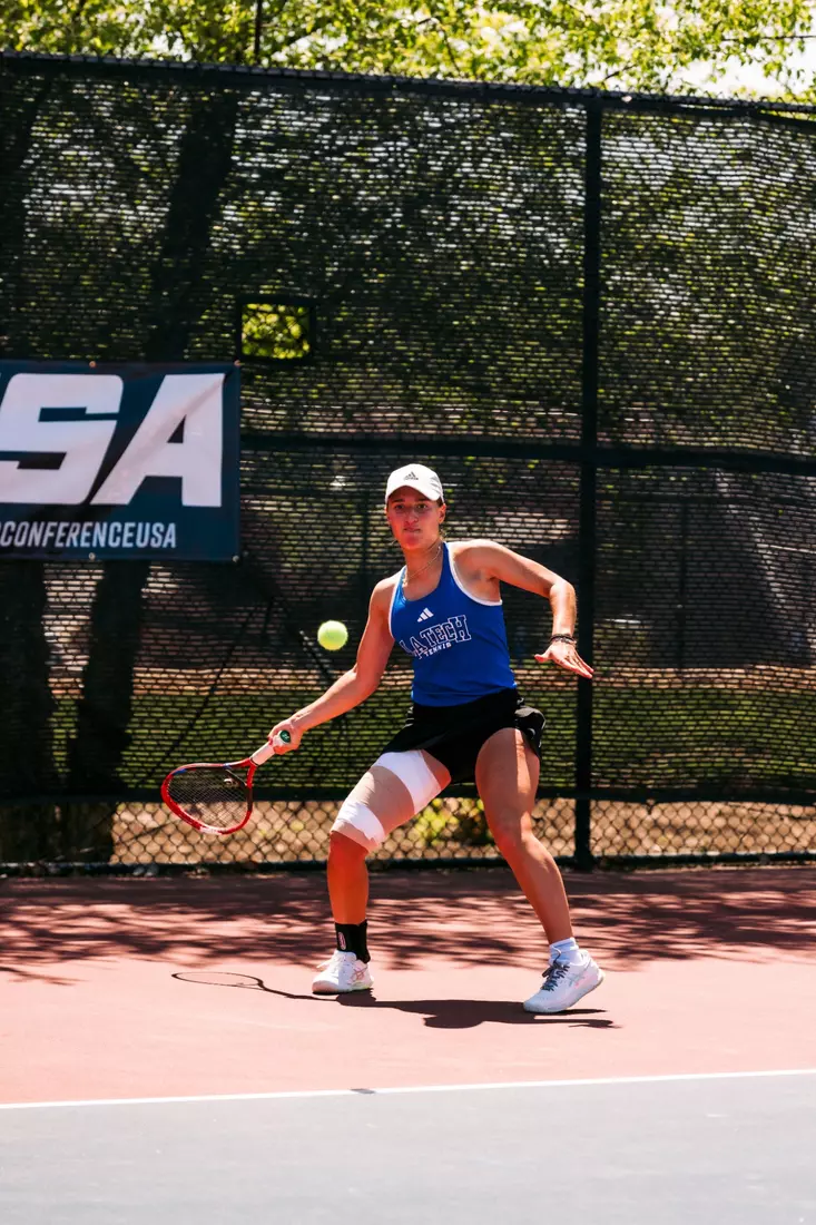 Bulldogs blank Lady Toppers, 4-0, advance to CUSA Tournament semifinals