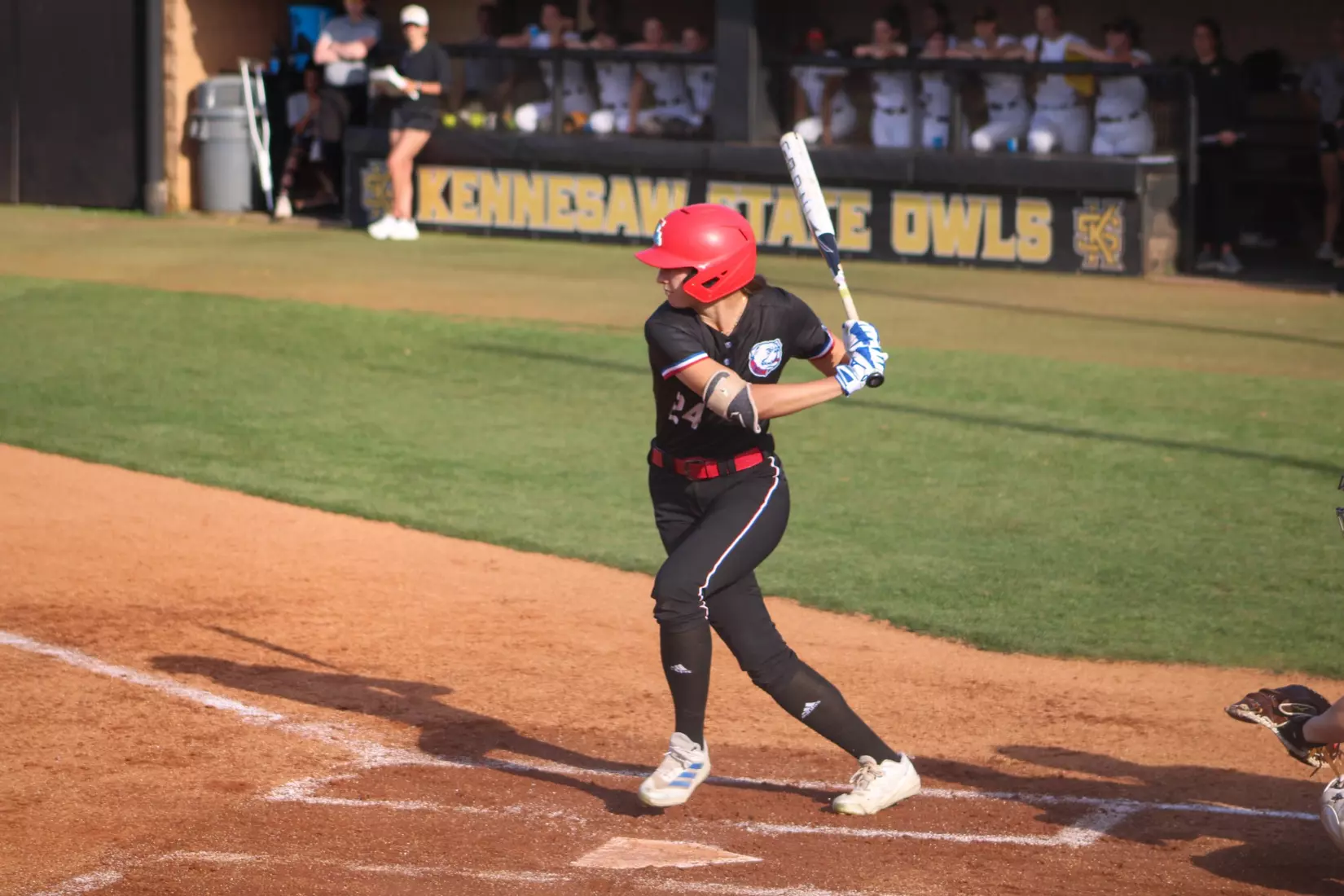 Bulldogs blank Owls 4-0 in series opener.