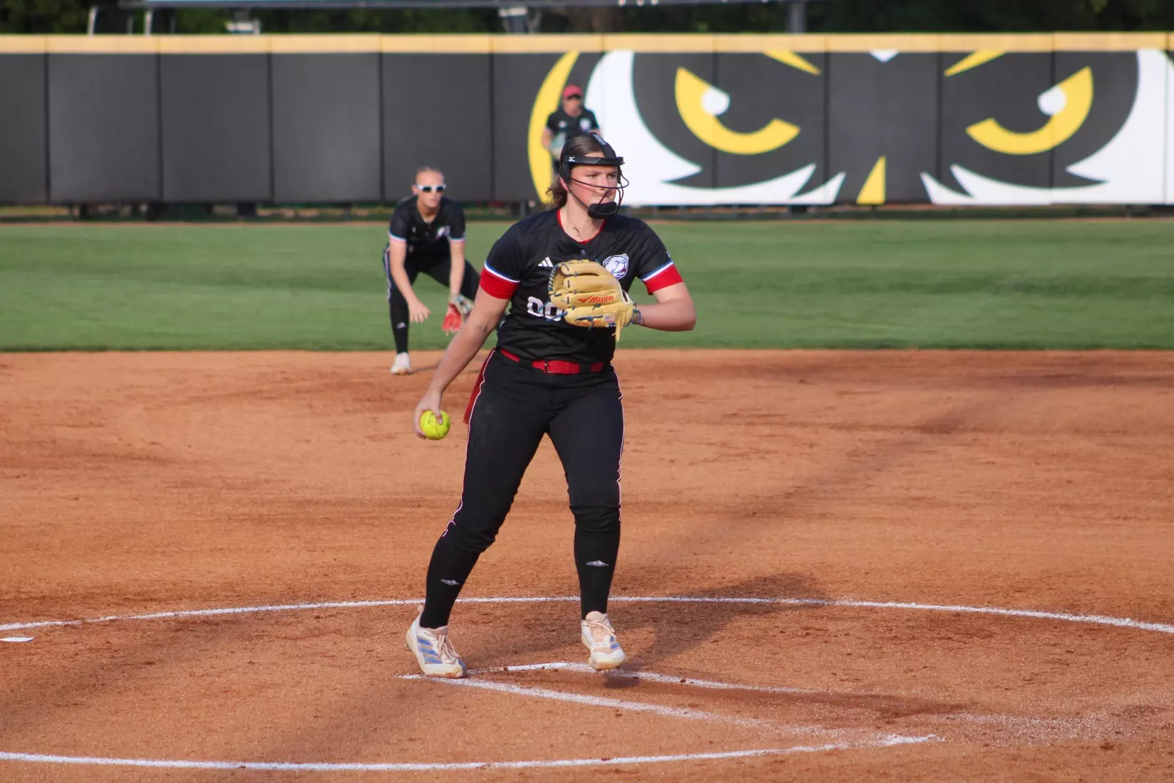 Bulldogs blank Owls 4-0 in series opener.
