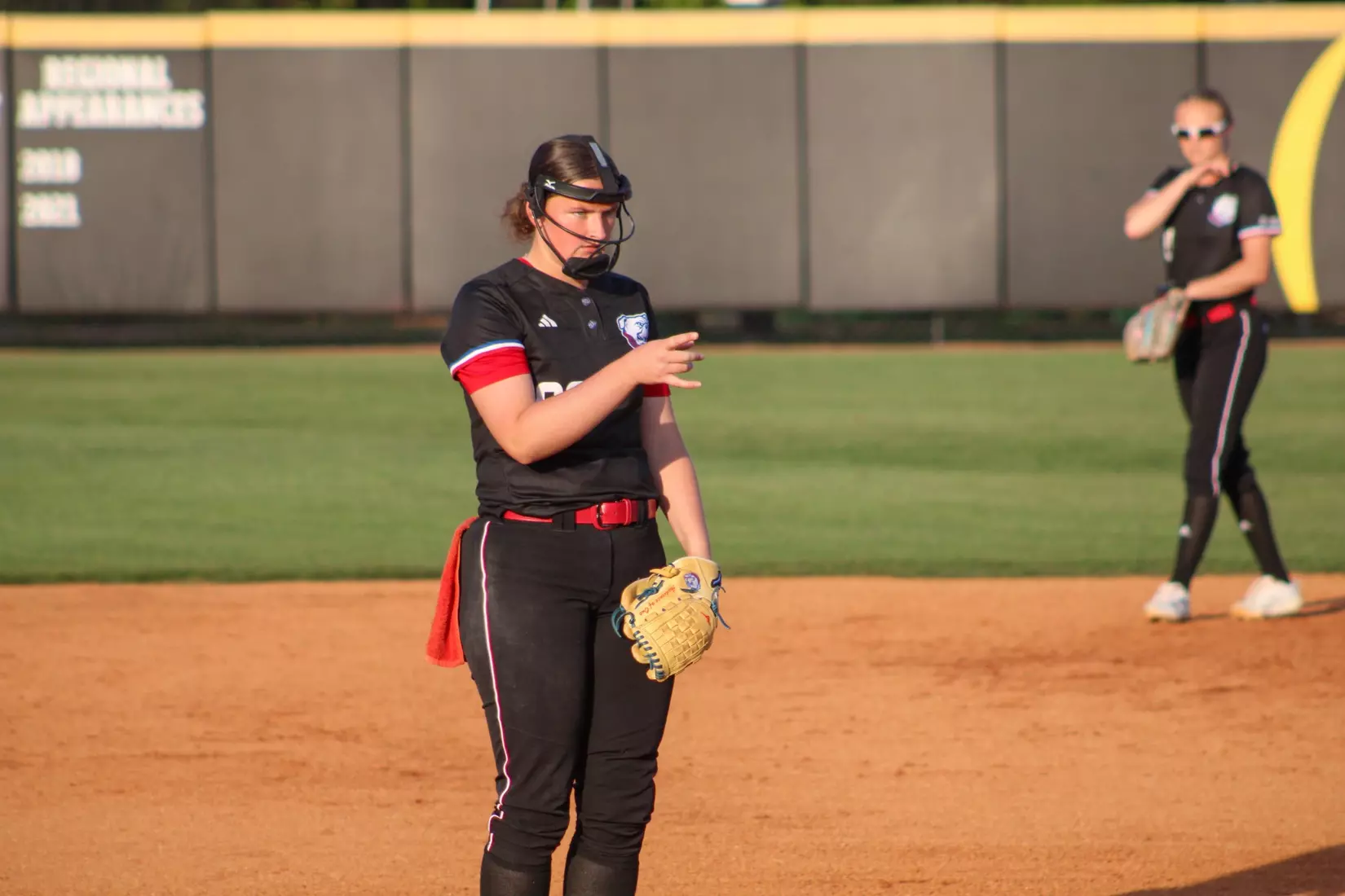 Bulldogs blank Owls 4-0 in series opener.