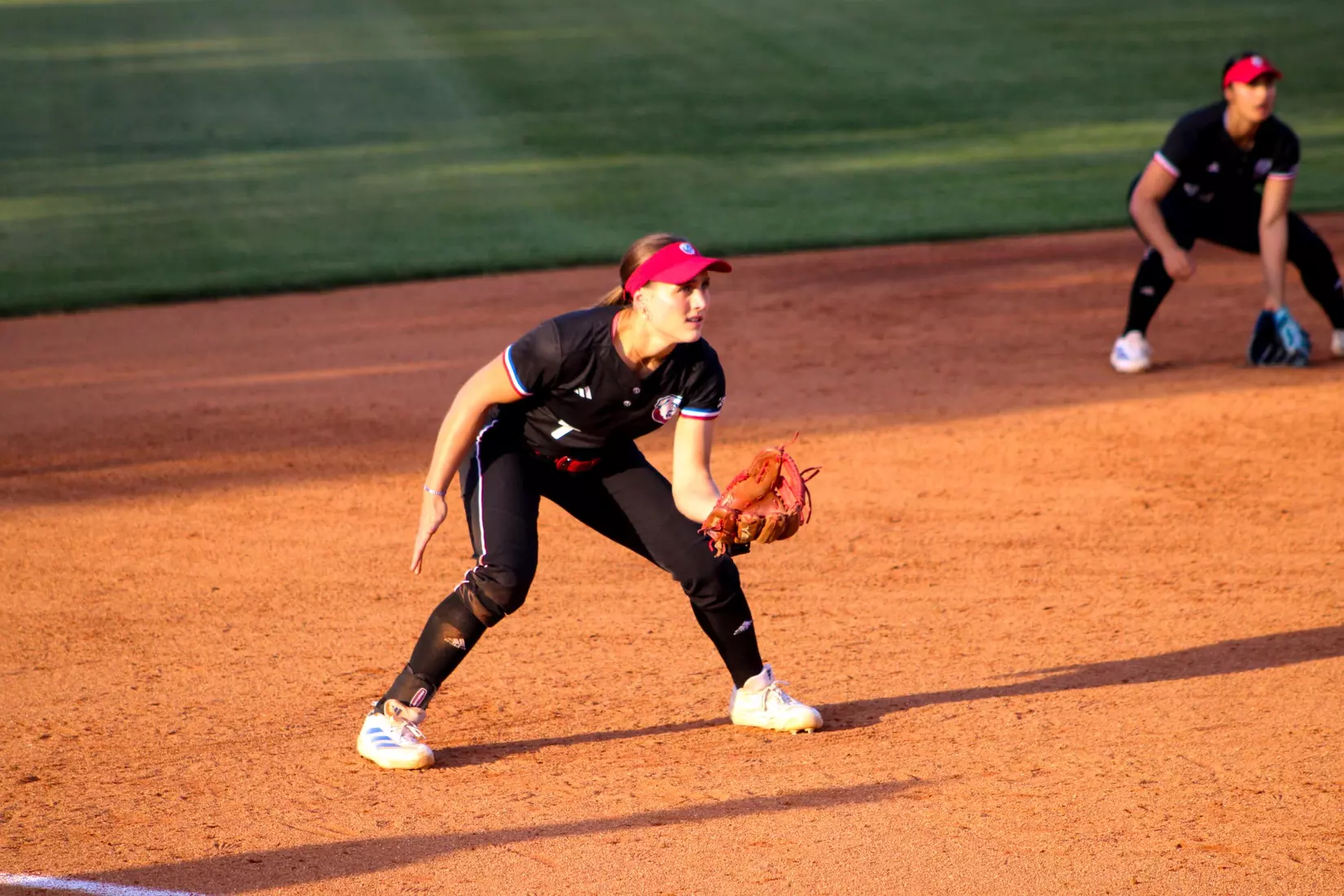 Bulldogs blank Owls 4-0 in series opener.