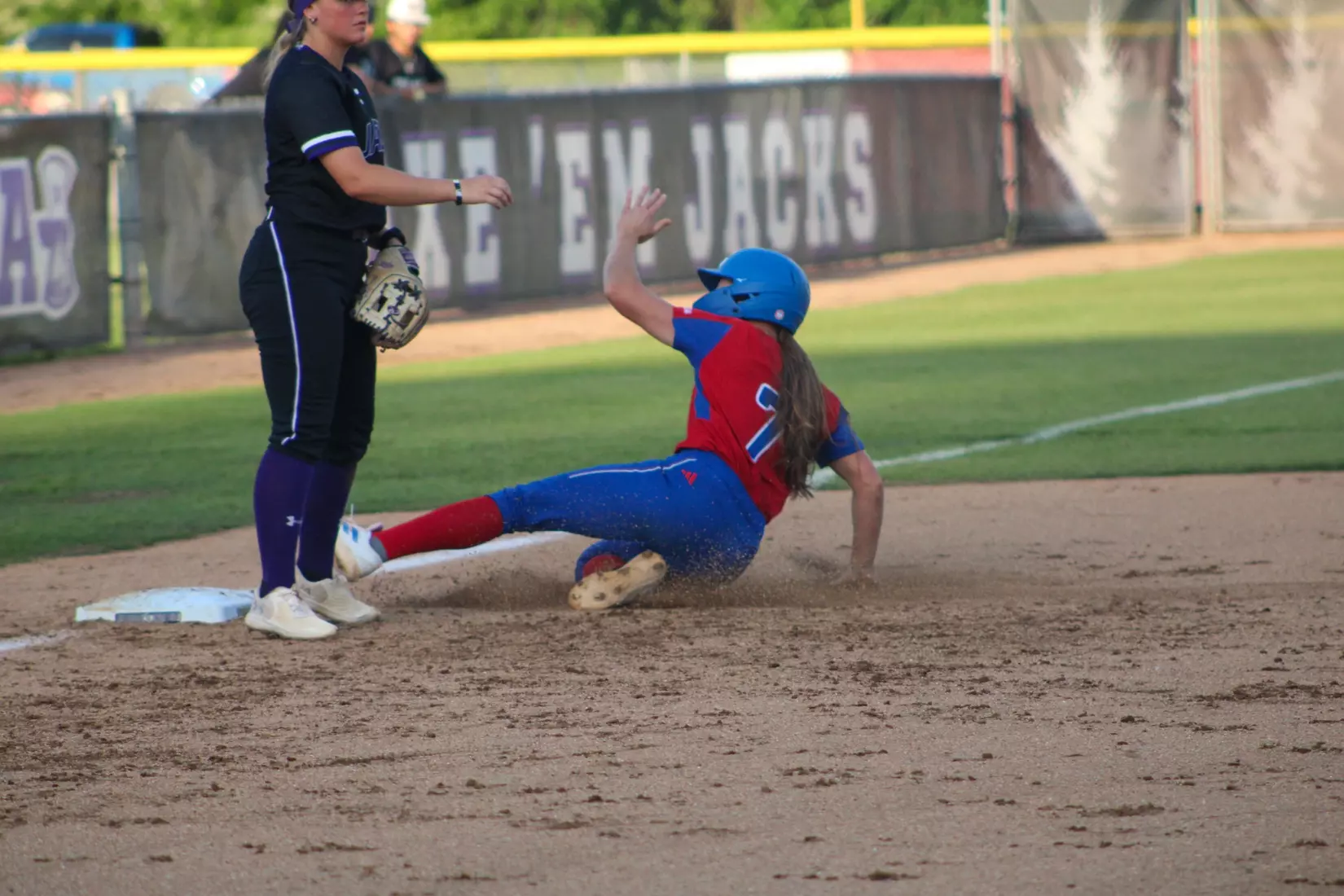 Bulldogs Blank Lumberjacks 9-0 on Tuesday night.