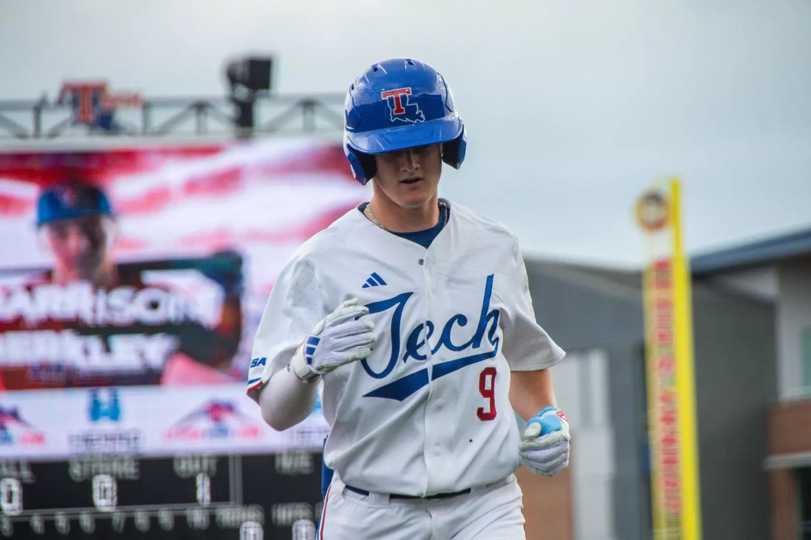 Luke Cooley dominates on the mound, Bulldogs even series with Owls after 7-3 victory