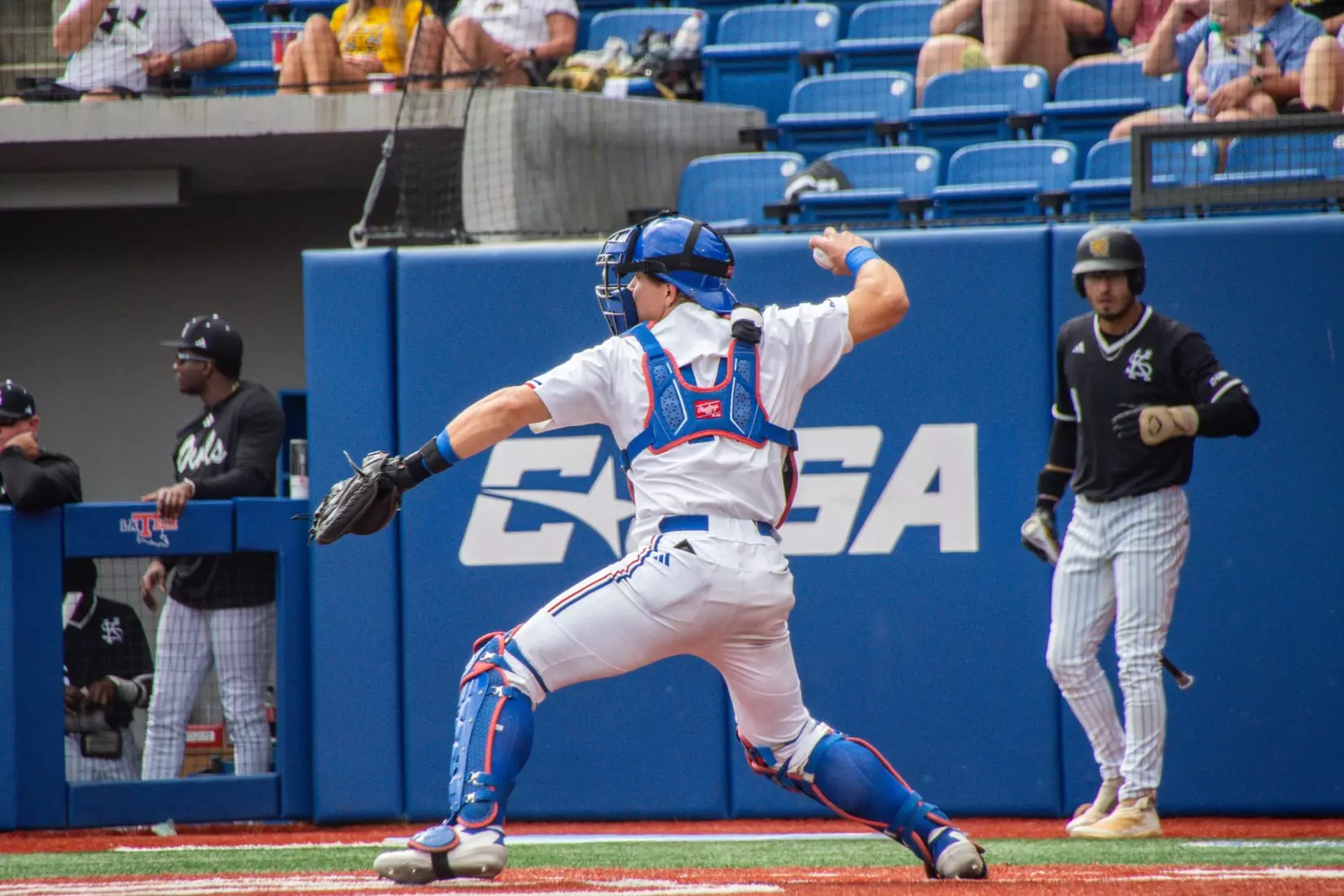 Luke Cooley dominates on the mound, Bulldogs even series with Owls after 7-3 victory