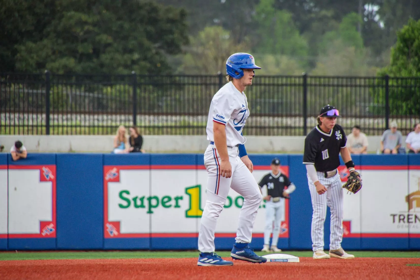 Luke Cooley dominates on the mound, Bulldogs even series with Owls after 7-3 victory