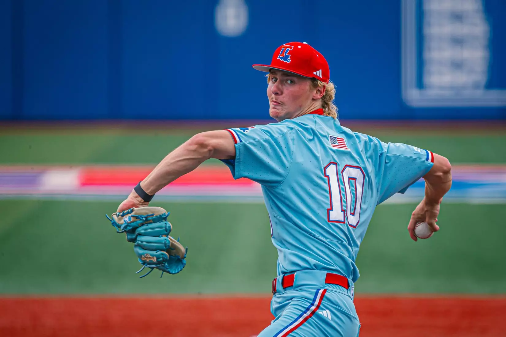 Bulldogs clinch series over Owls with 9-2 win
