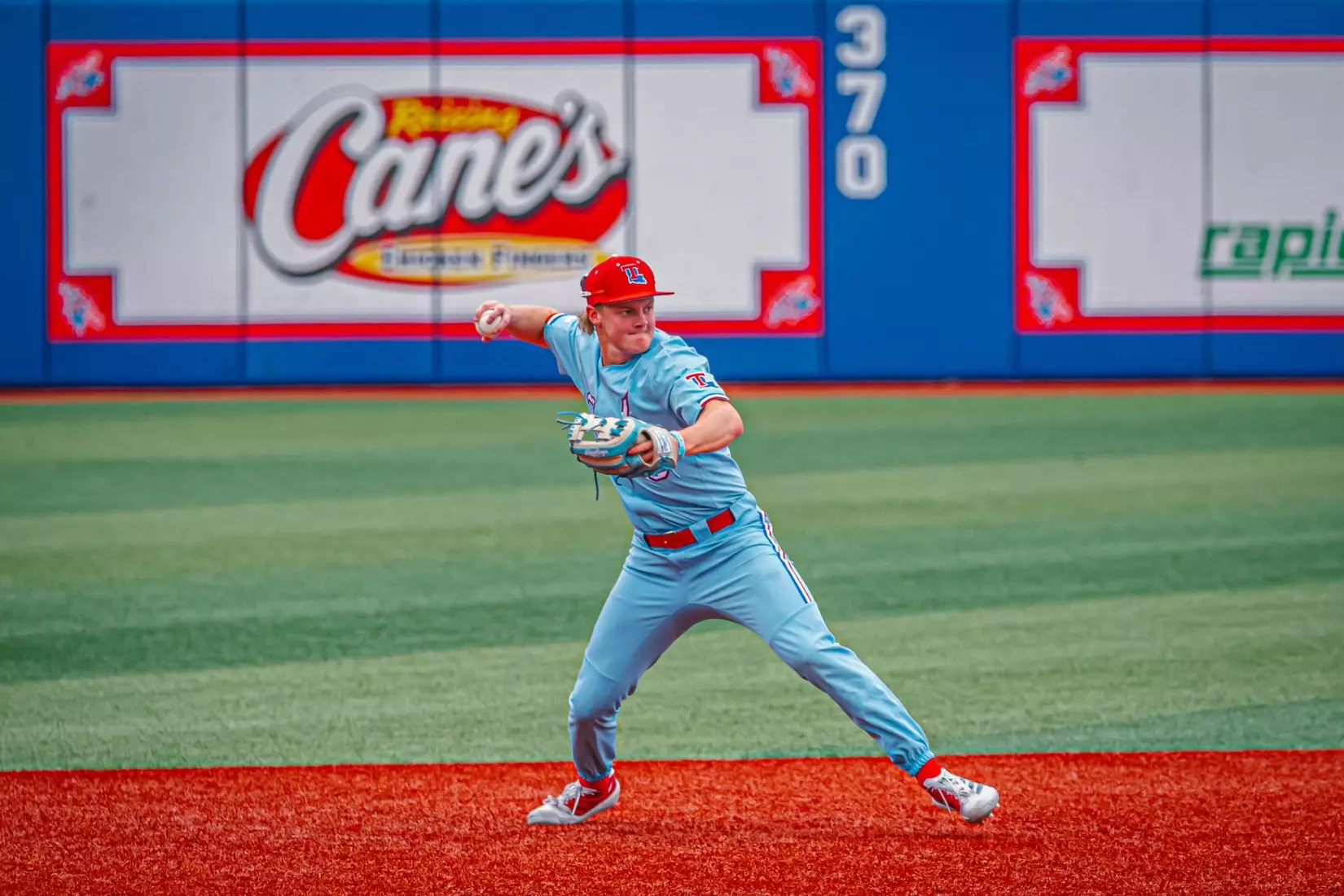 Bulldogs clinch series over Owls with 9-2 win