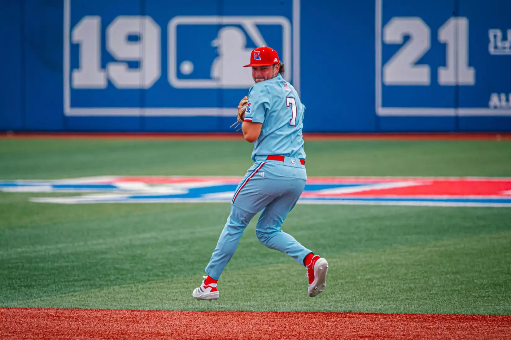 Bulldogs clinch series over Owls with 9-2 win