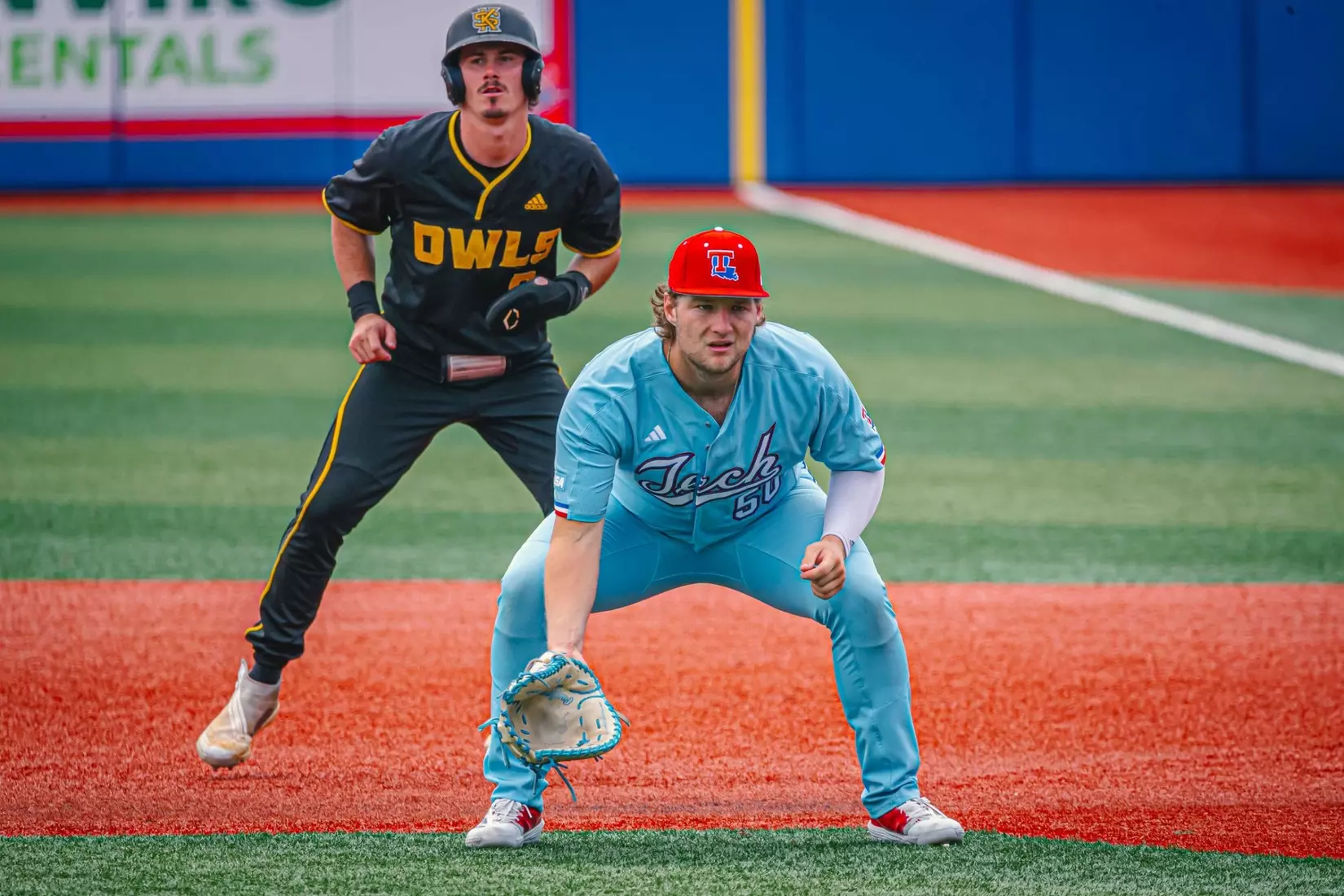 Bulldogs clinch series over Owls with 9-2 win