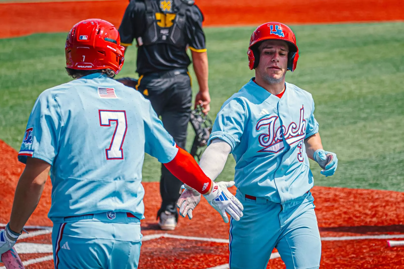 Bulldogs clinch series over Owls with 9-2 win