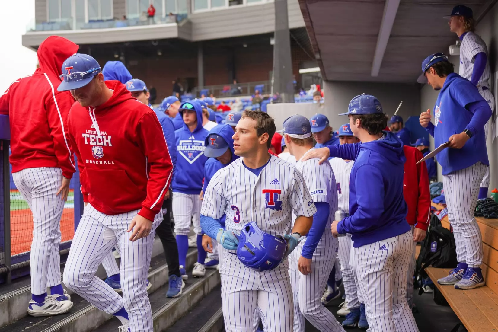 Four homers lift Bulldogs to series win over Panthers