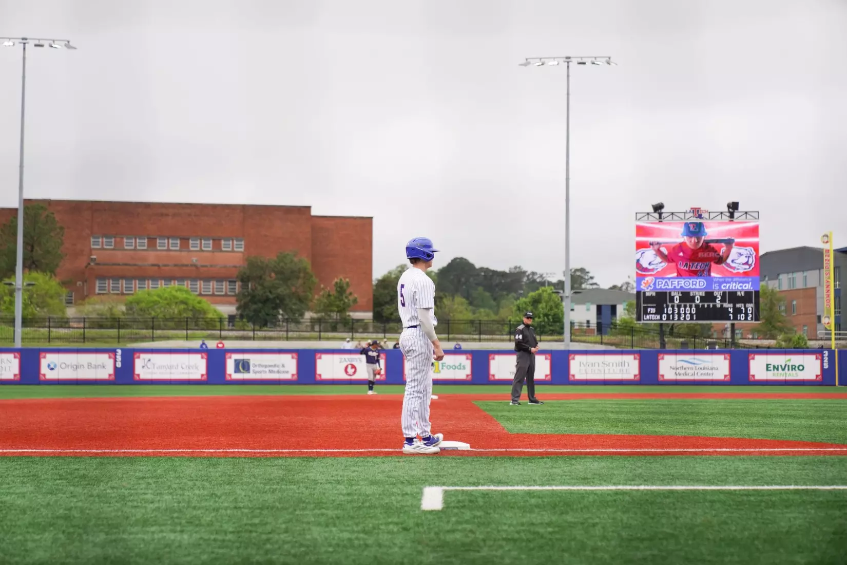 Four homers lift Bulldogs to series win over Panthers