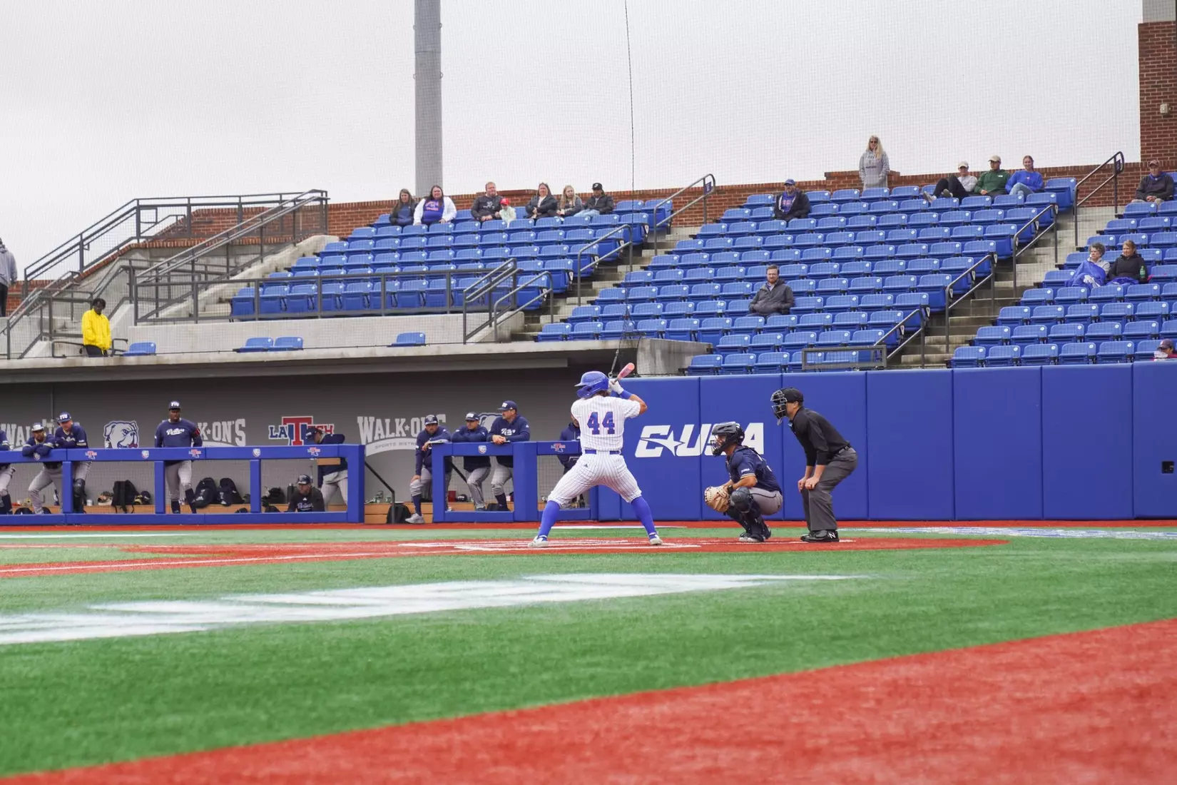 Four homers lift Bulldogs to series win over Panthers