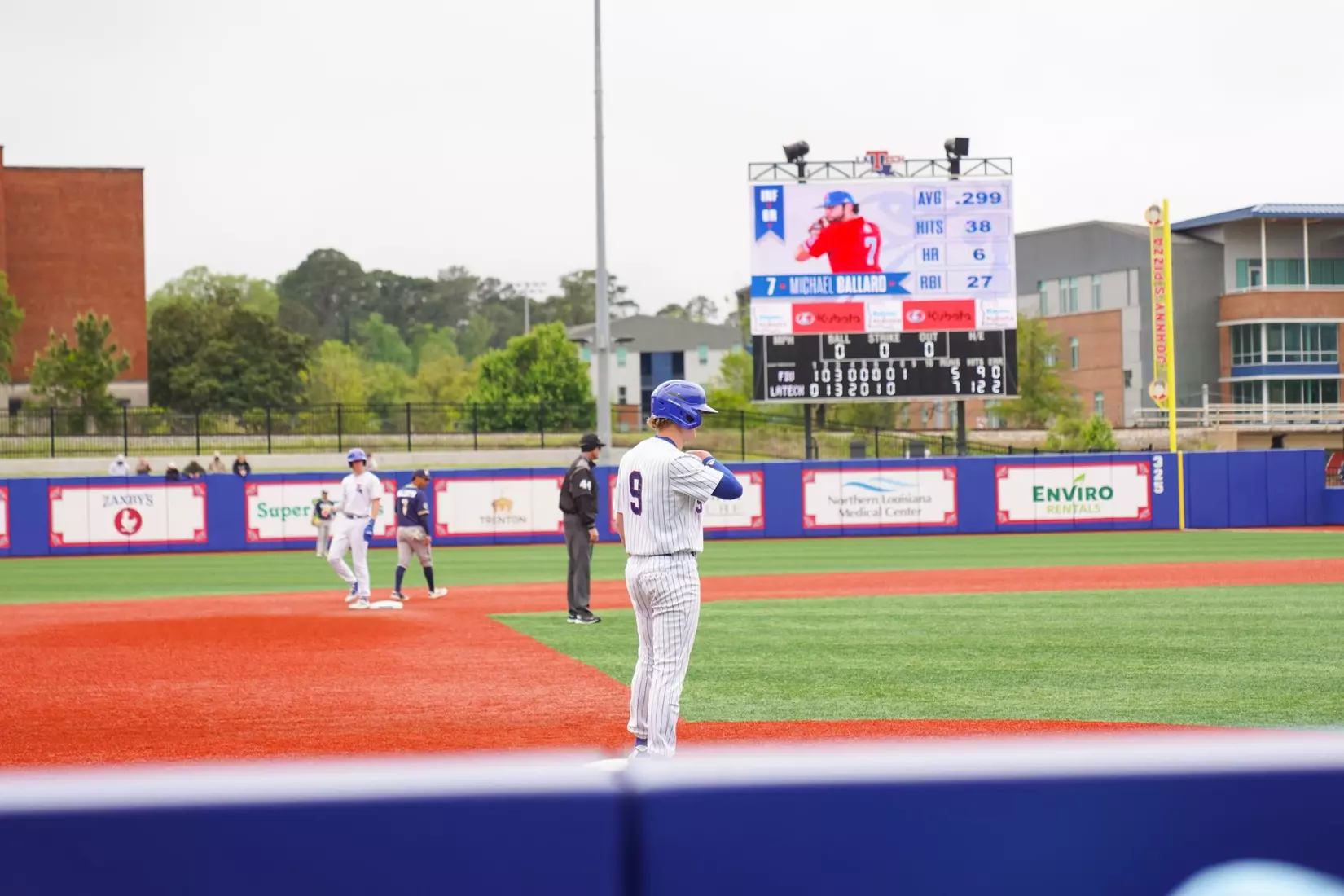 Four homers lift Bulldogs to series win over Panthers
