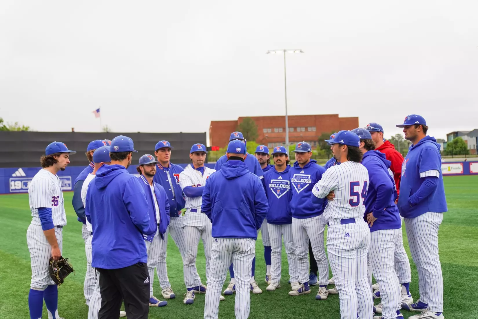 Four homers lift Bulldogs to series win over Panthers