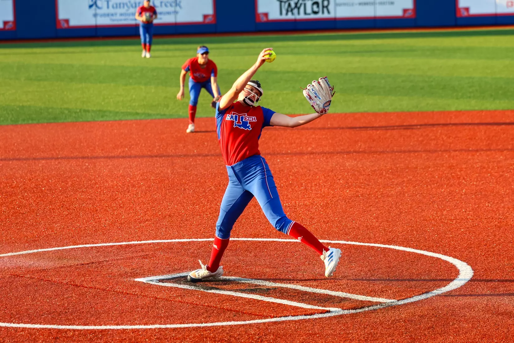 LA Tech defeats ULL 2-1 on Tuesday night.