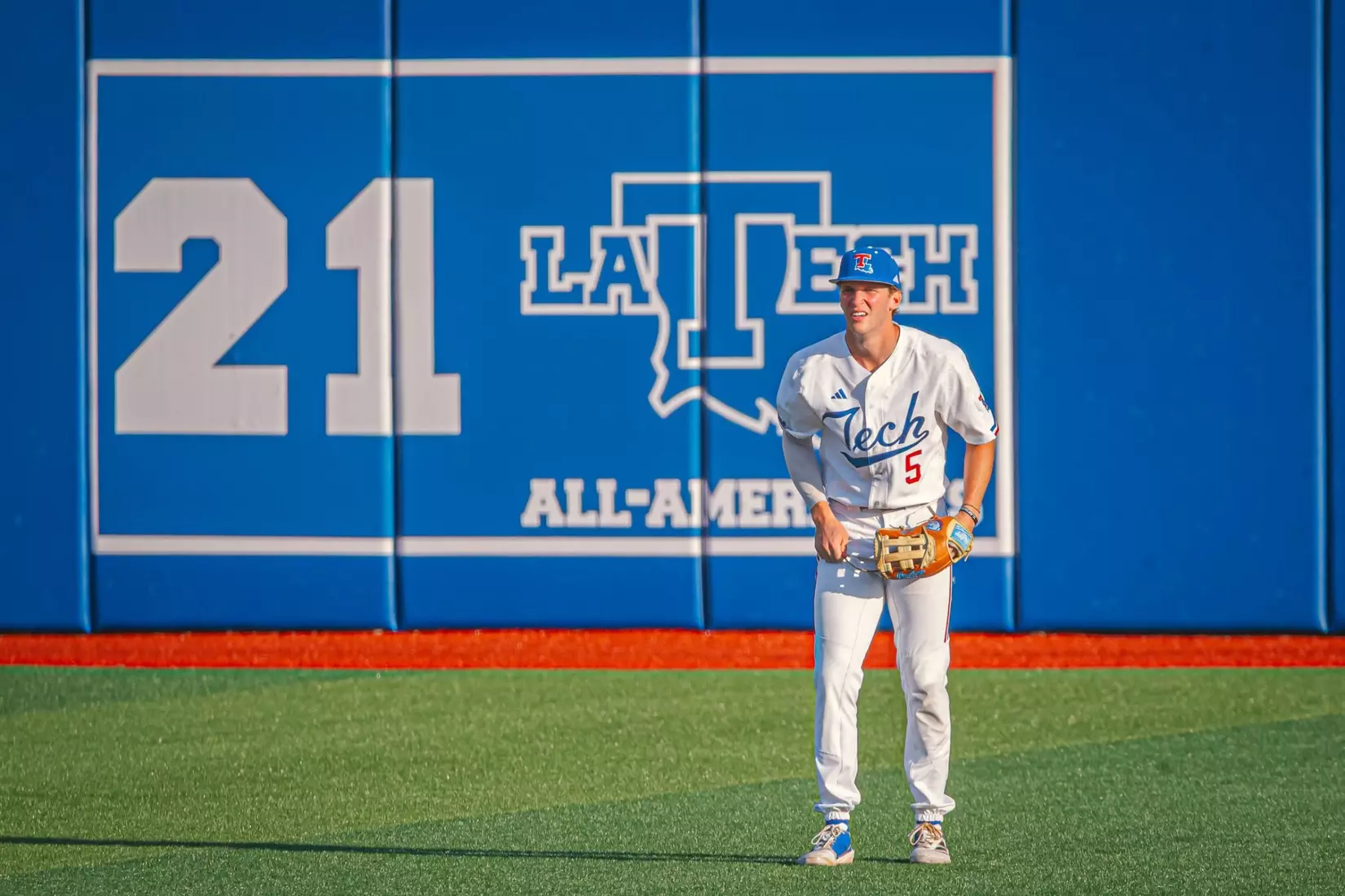 Bulldogs walk off Flames, 7-6, in the series opener at the Love Shack