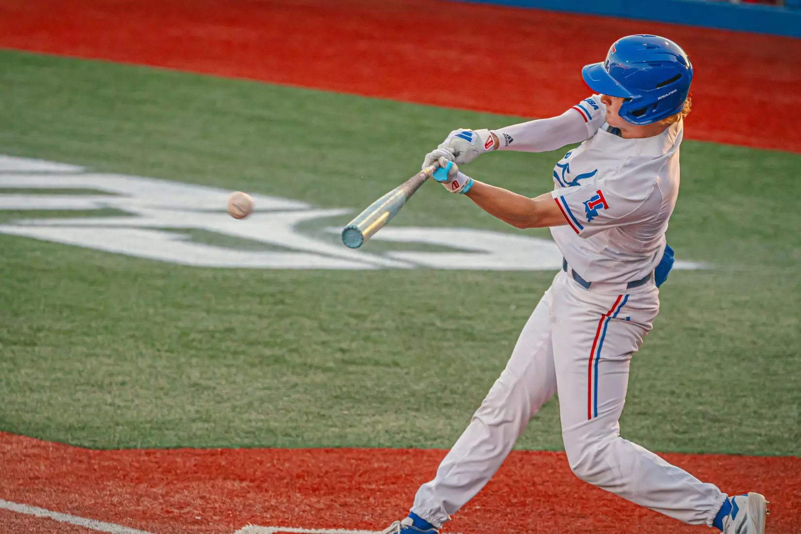 Bulldogs walk off Flames, 7-6, in the series opener at the Love Shack