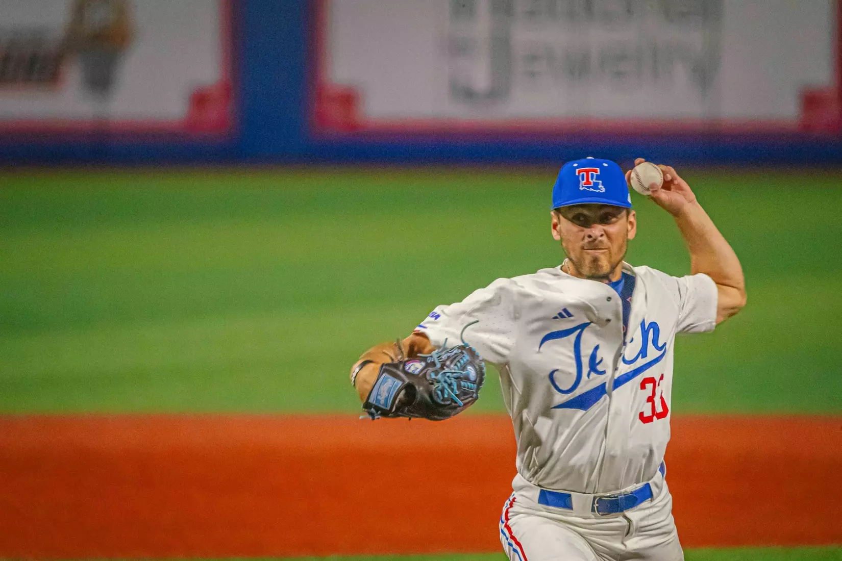Bulldogs walk off Flames, 7-6, in the series opener at the Love Shack