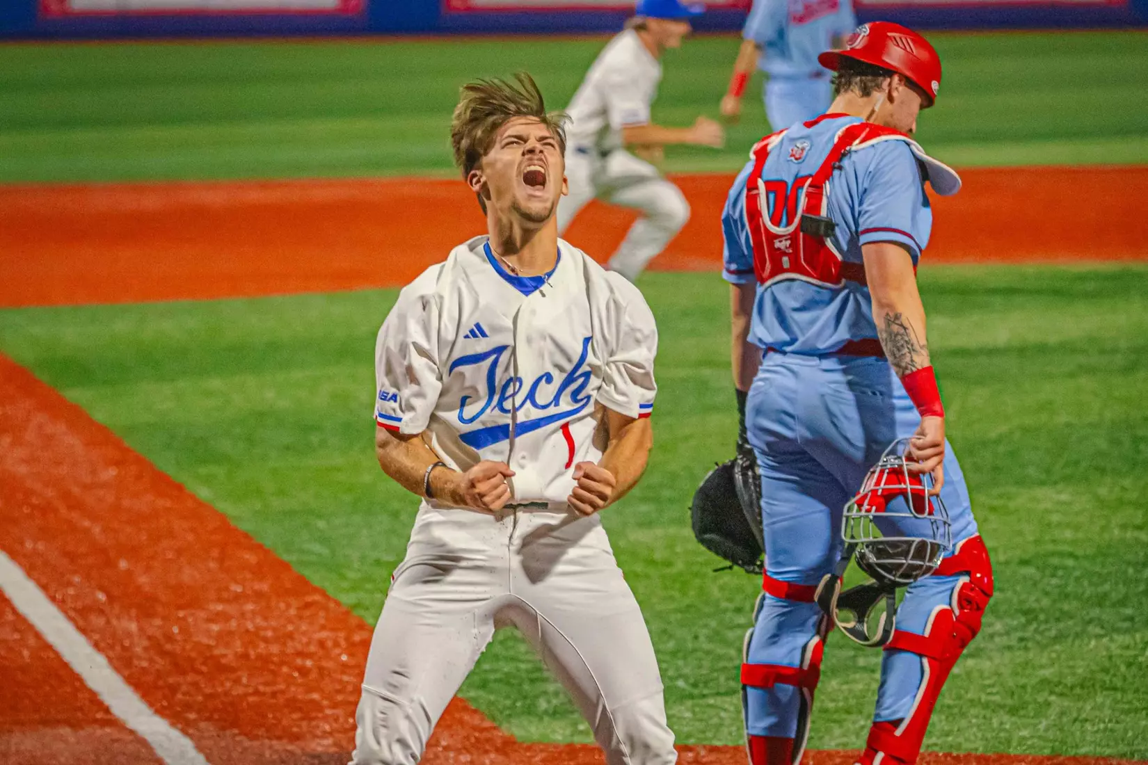 Bulldogs walk off Flames, 7-6, in the series opener at the Love Shack