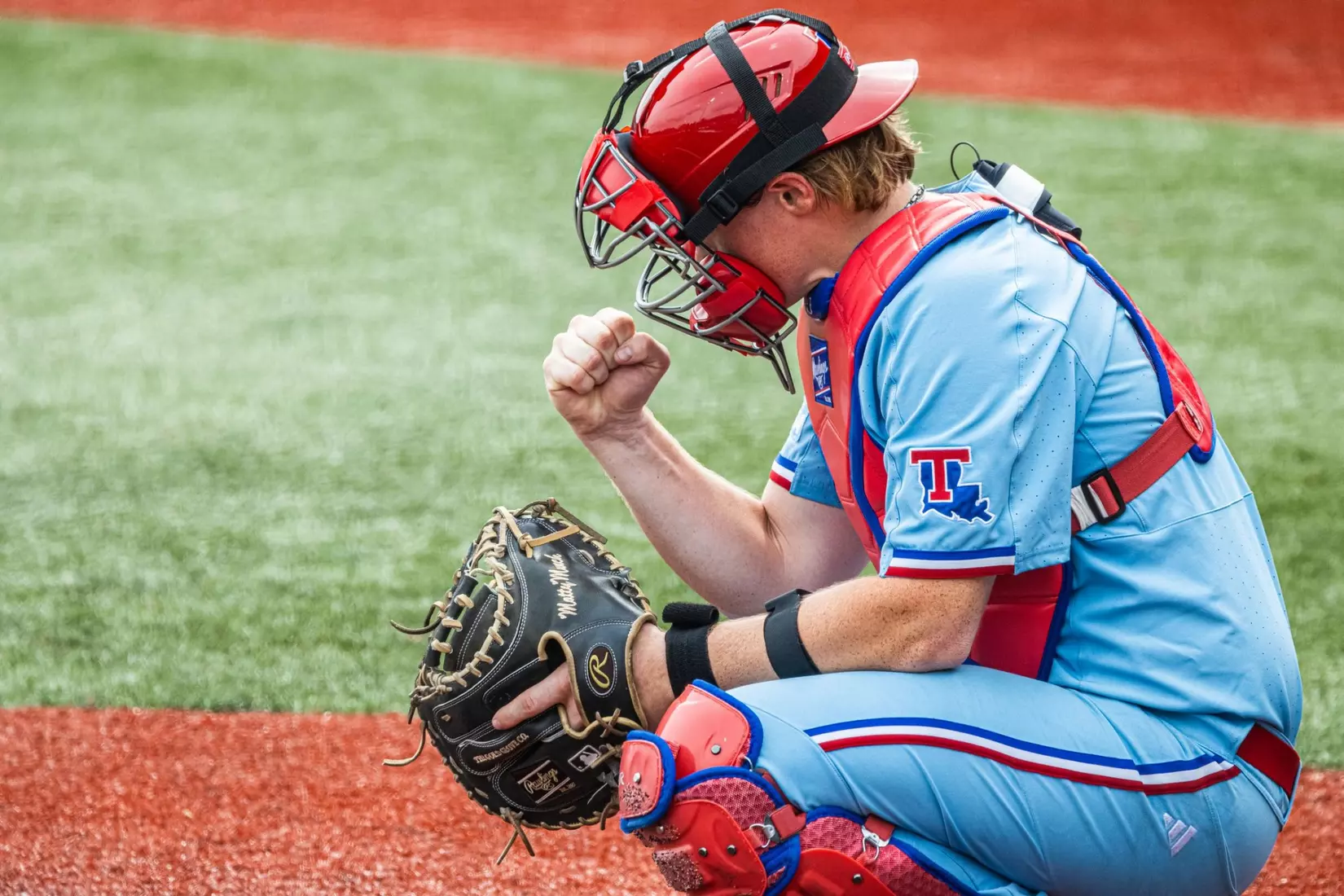 Bulldogs take Saturday rubber match over Flames, 4-3