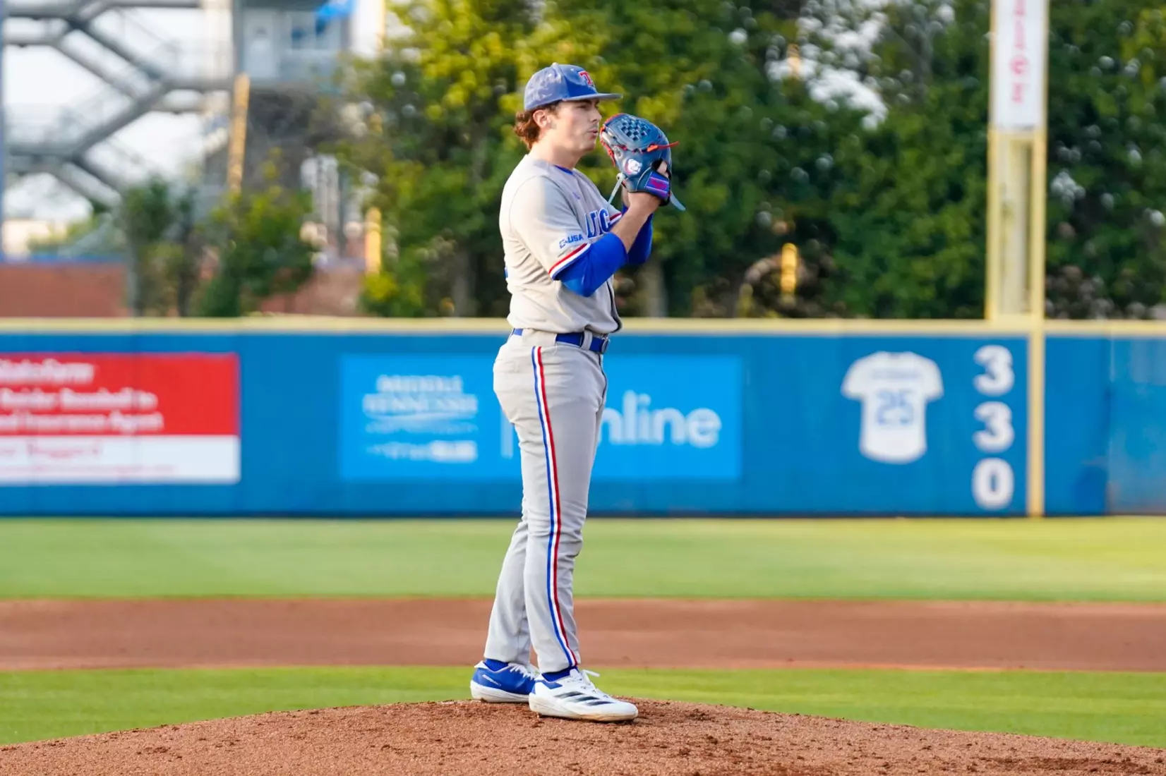 Trey Hawsey homers twice as Bulldogs take series opener from Blue Raiders