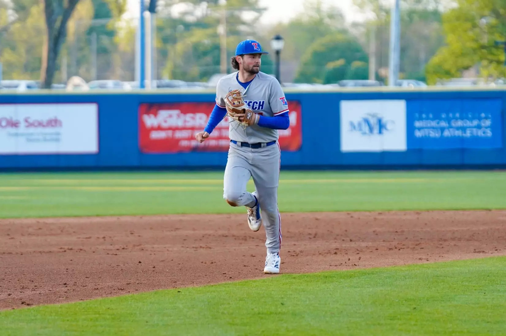Trey Hawsey homers twice as Bulldogs take series opener from Blue Raiders