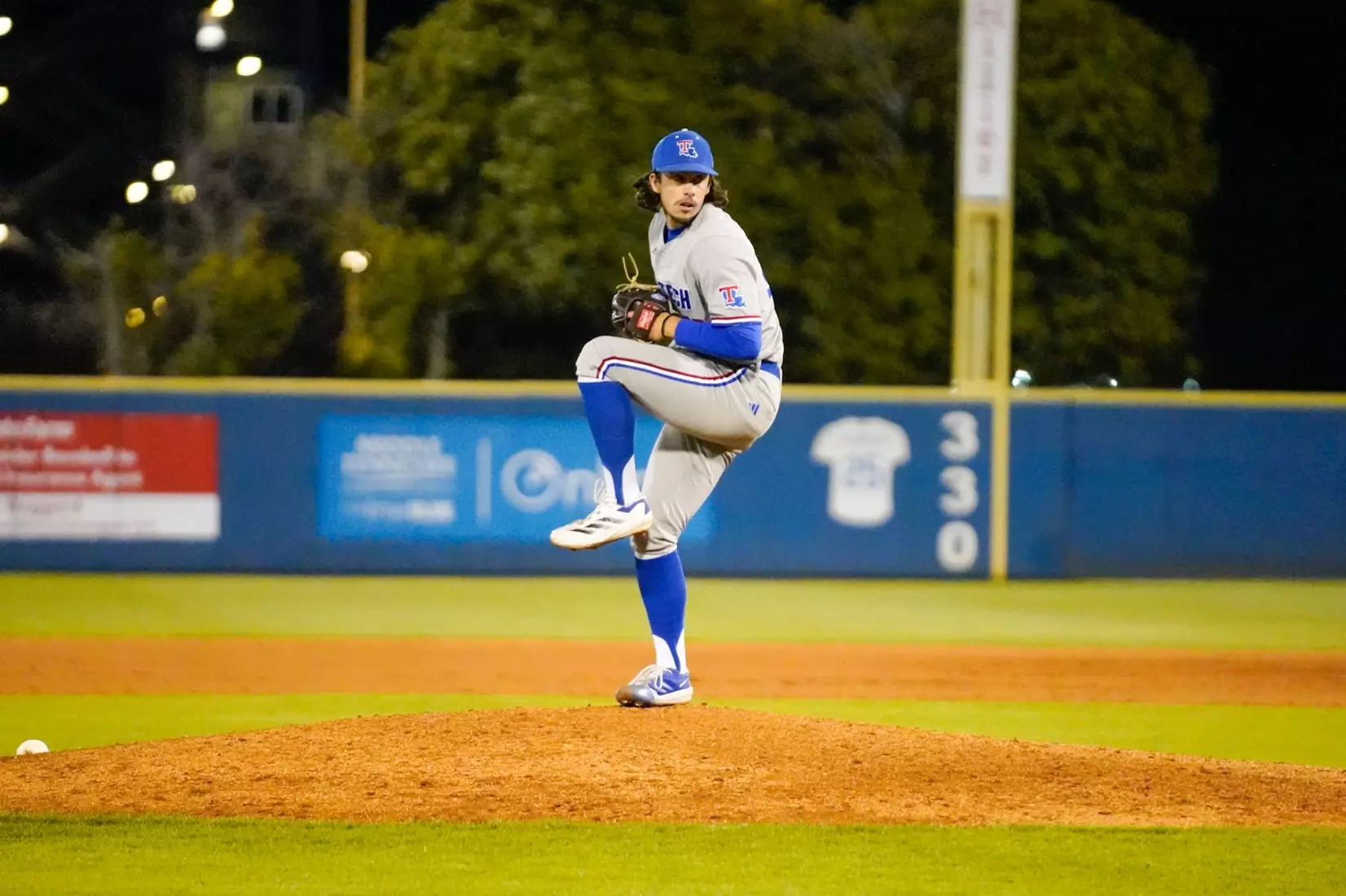 Trey Hawsey homers twice as Bulldogs take series opener from Blue Raiders