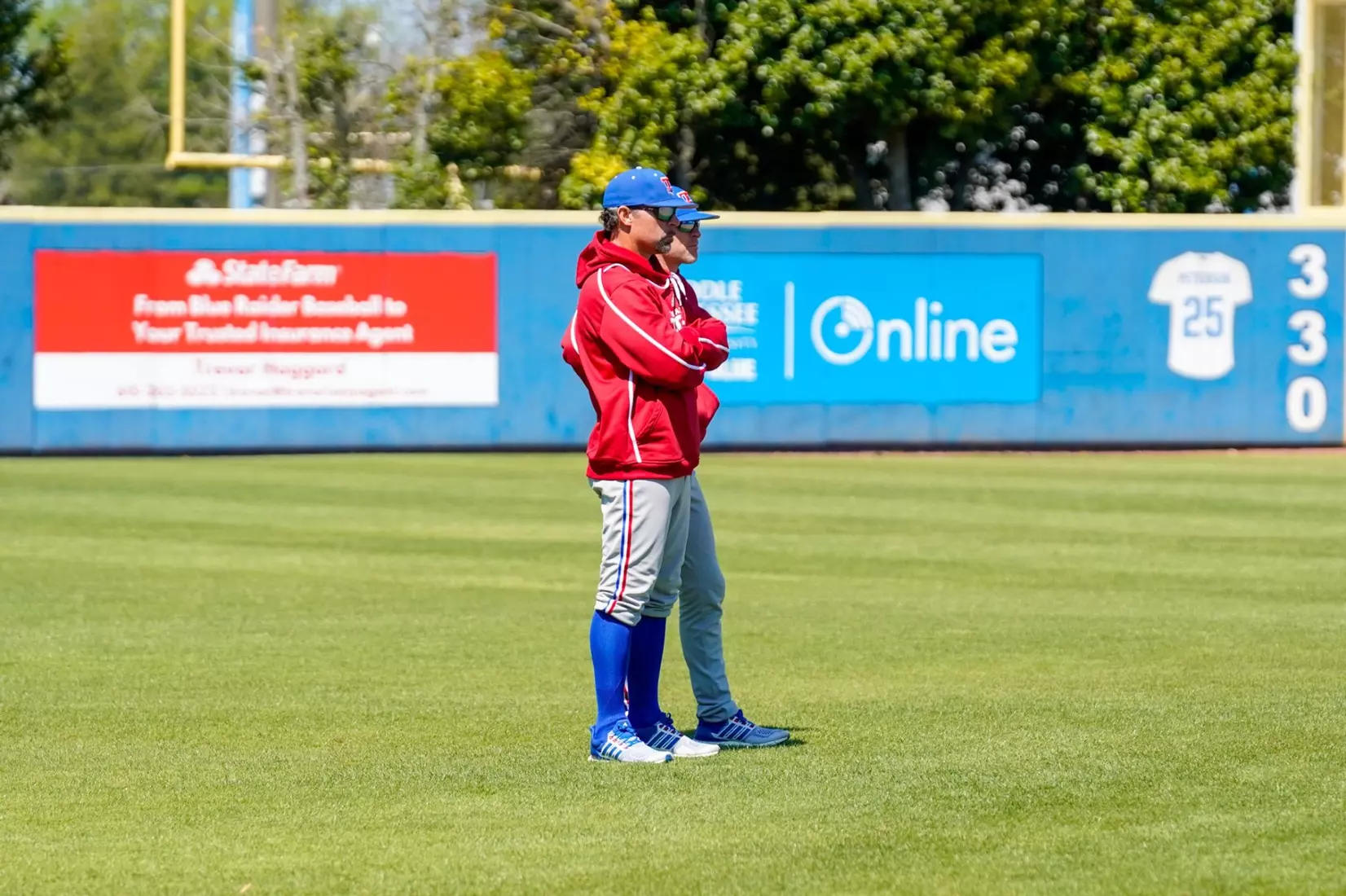 Bulldogs use huge rally in the ninth to defeat Blue Raiders, 10-8