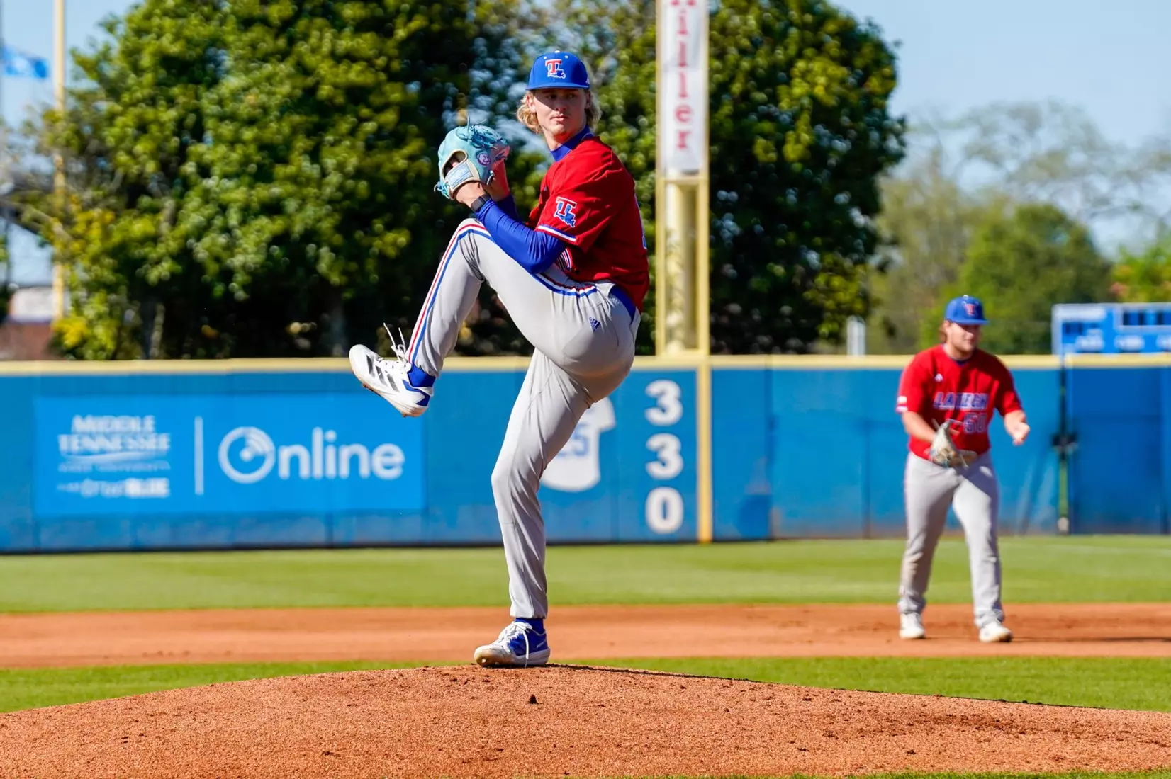 Bulldogs use huge rally in the ninth to defeat Blue Raiders, 10-8