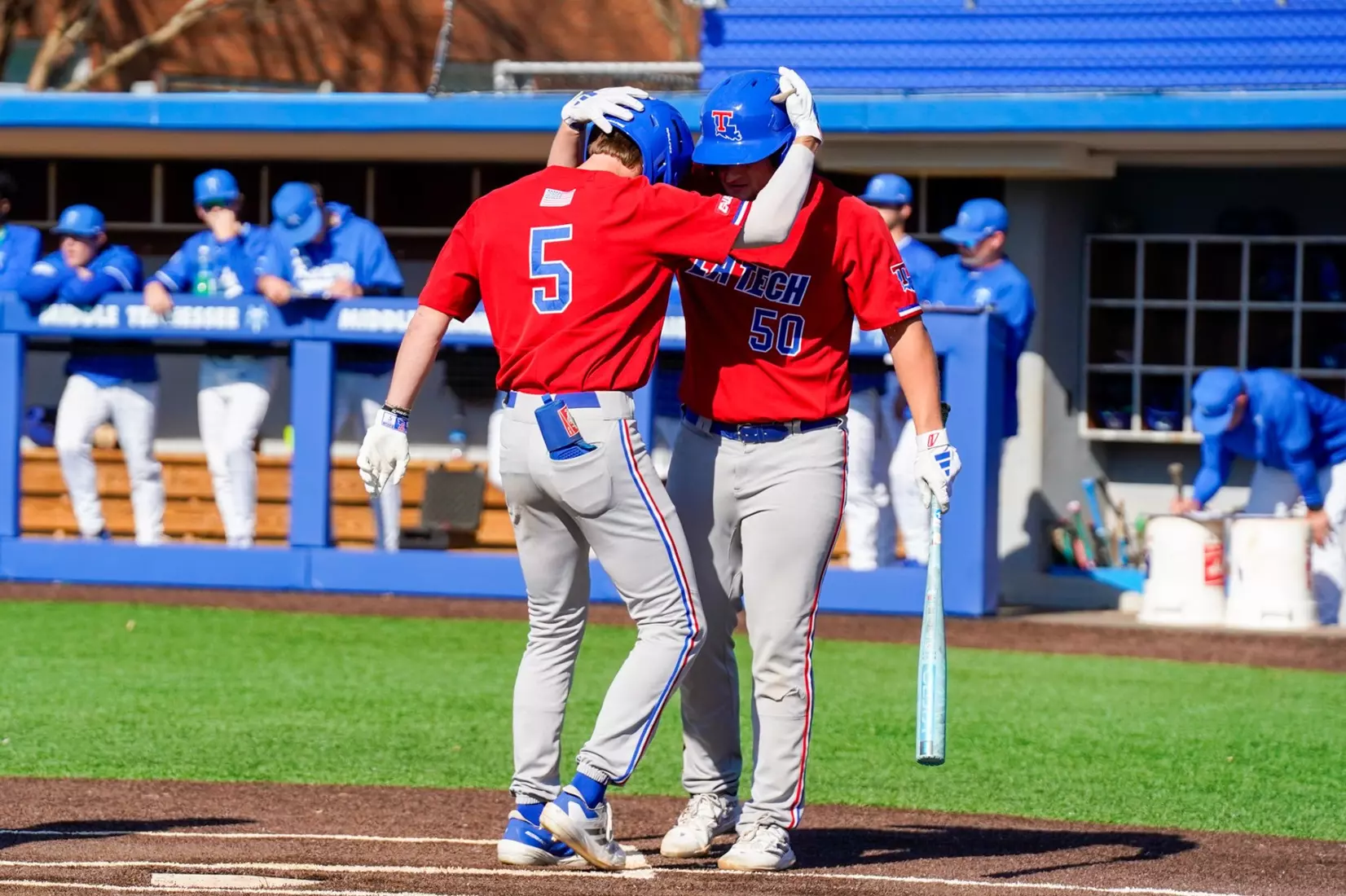 Bulldogs use huge rally in the ninth to defeat Blue Raiders, 10-8