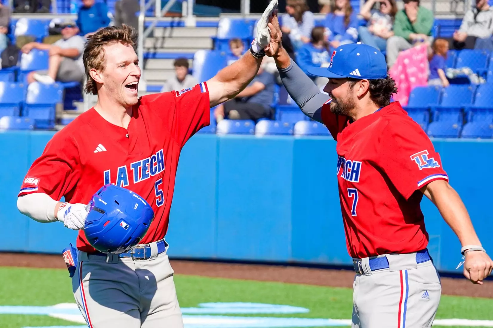 Bulldogs use huge rally in the ninth to defeat Blue Raiders, 10-8