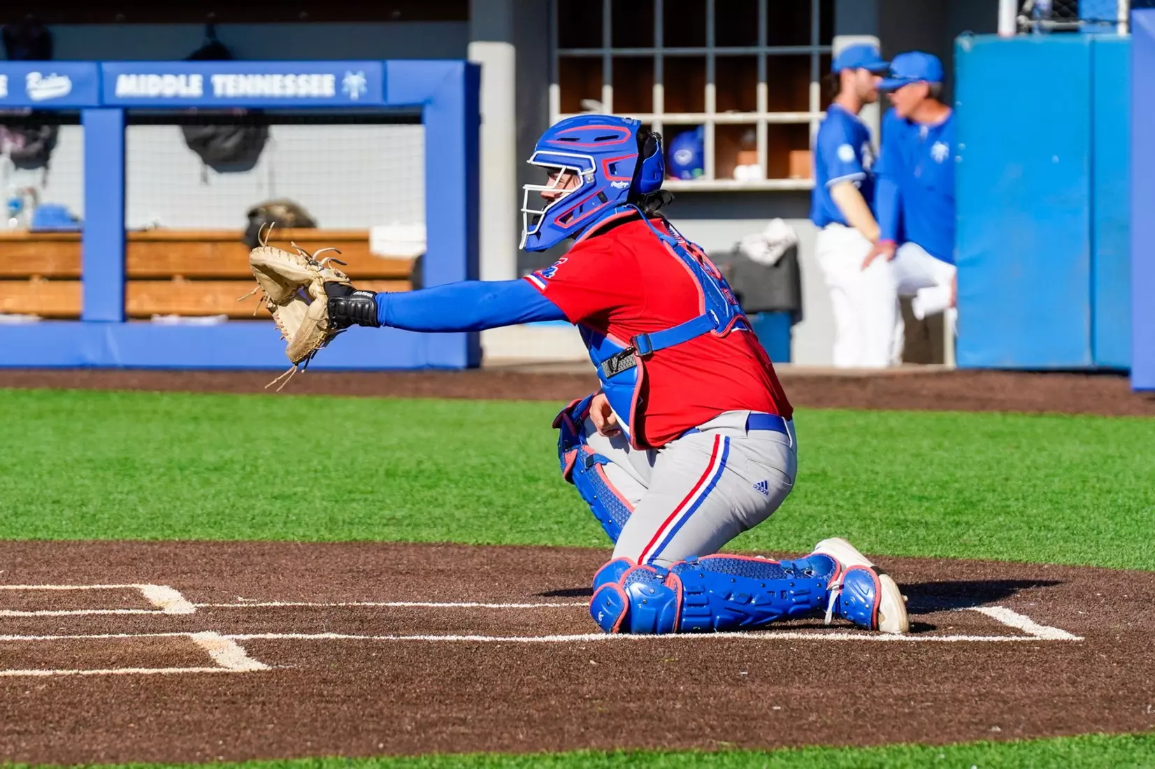 Bulldogs use huge rally in the ninth to defeat Blue Raiders, 10-8