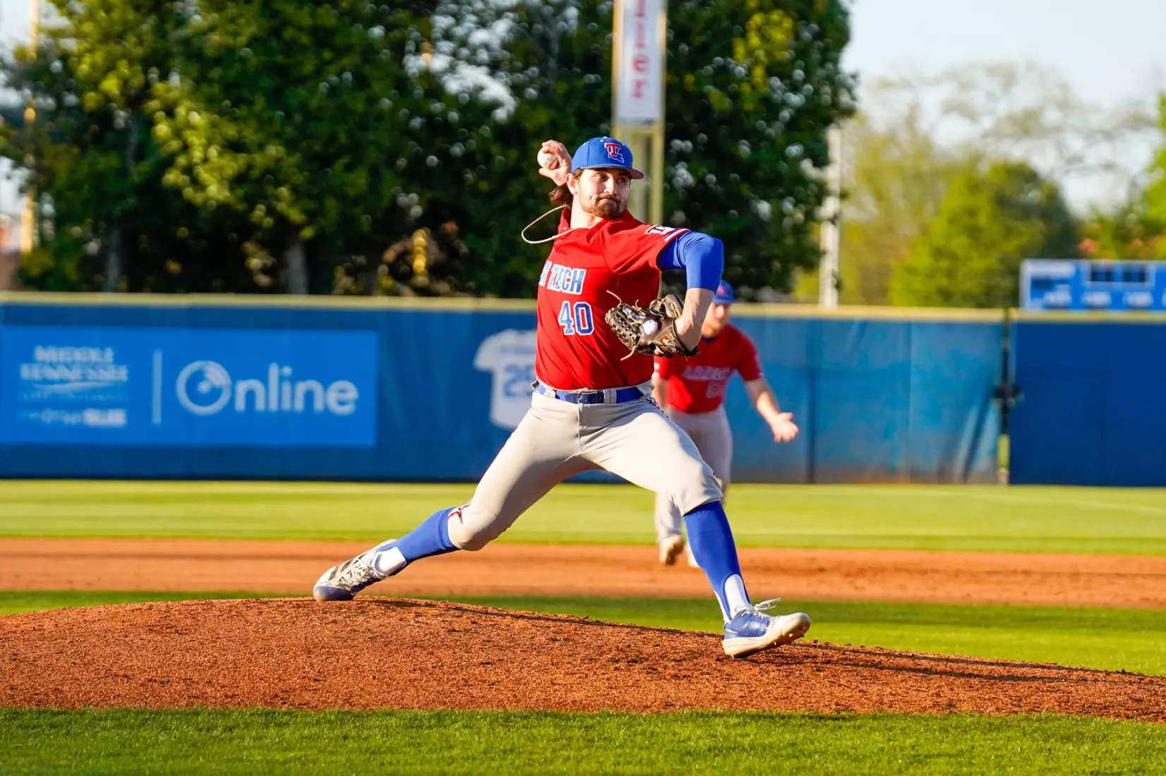 Bulldogs use huge rally in the ninth to defeat Blue Raiders, 10-8