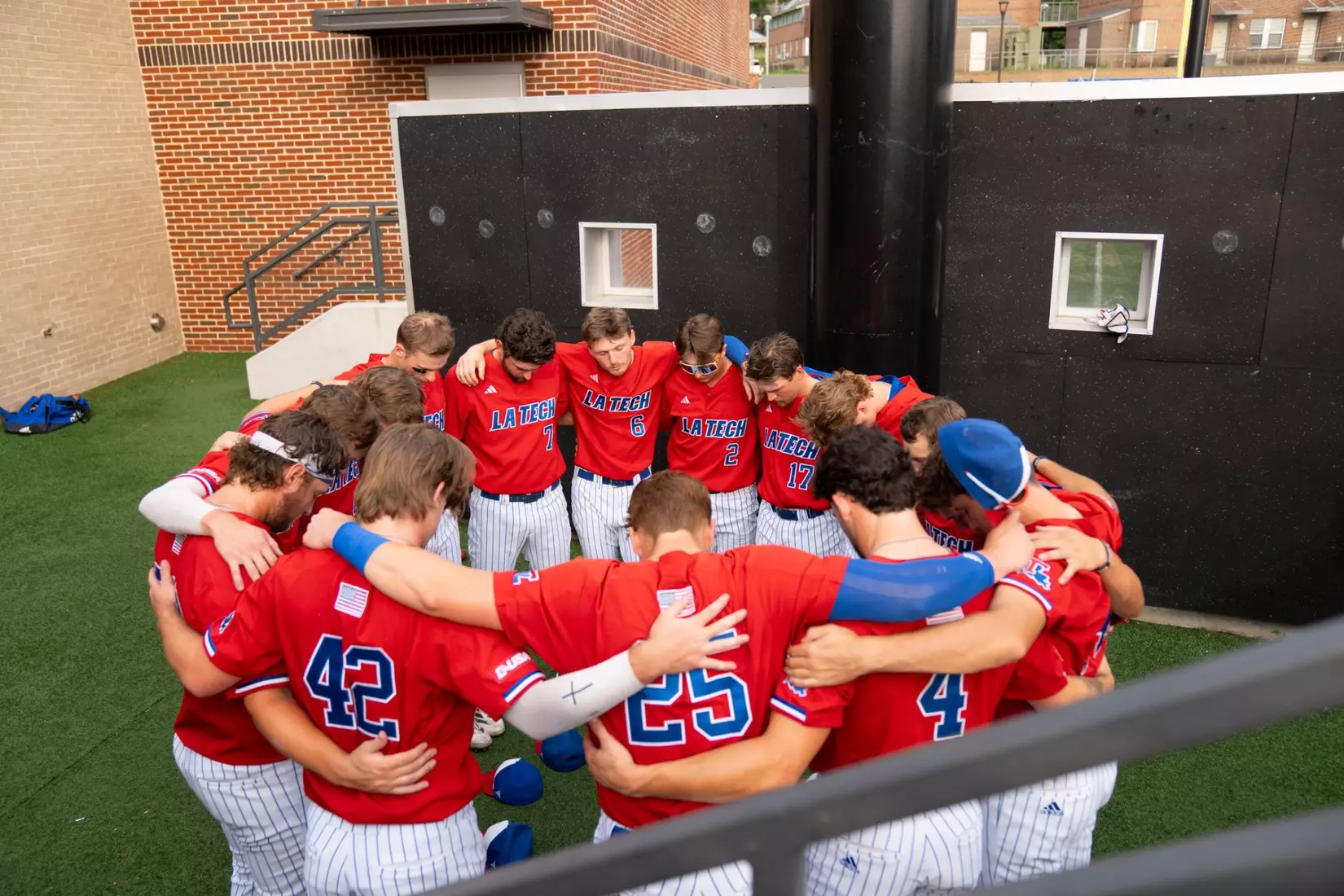 Sebastian Mexico's two-homer day lifts Bulldogs past Golden Lions, 11-6