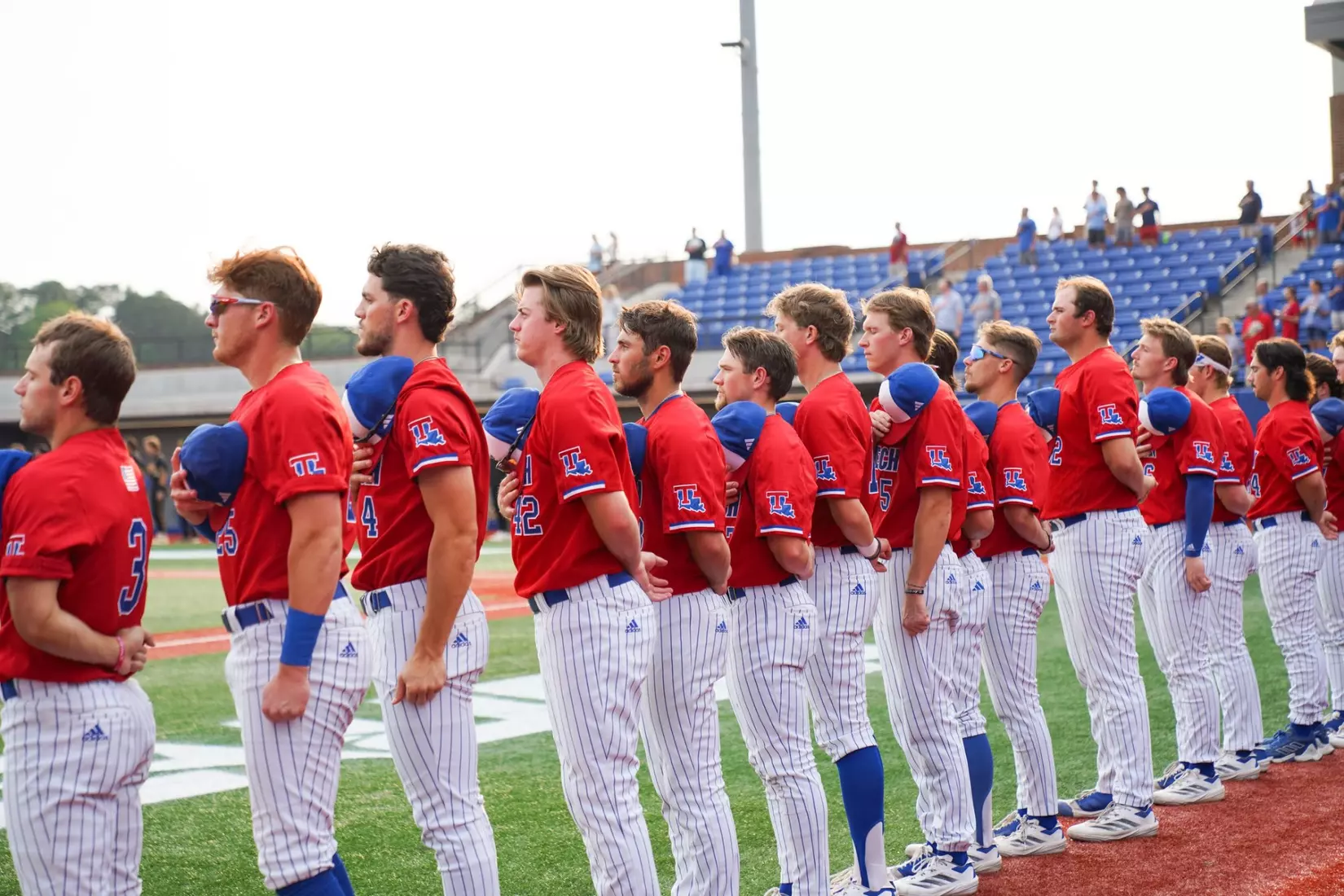 Sebastian Mexico's two-homer day lifts Bulldogs past Golden Lions, 11-6