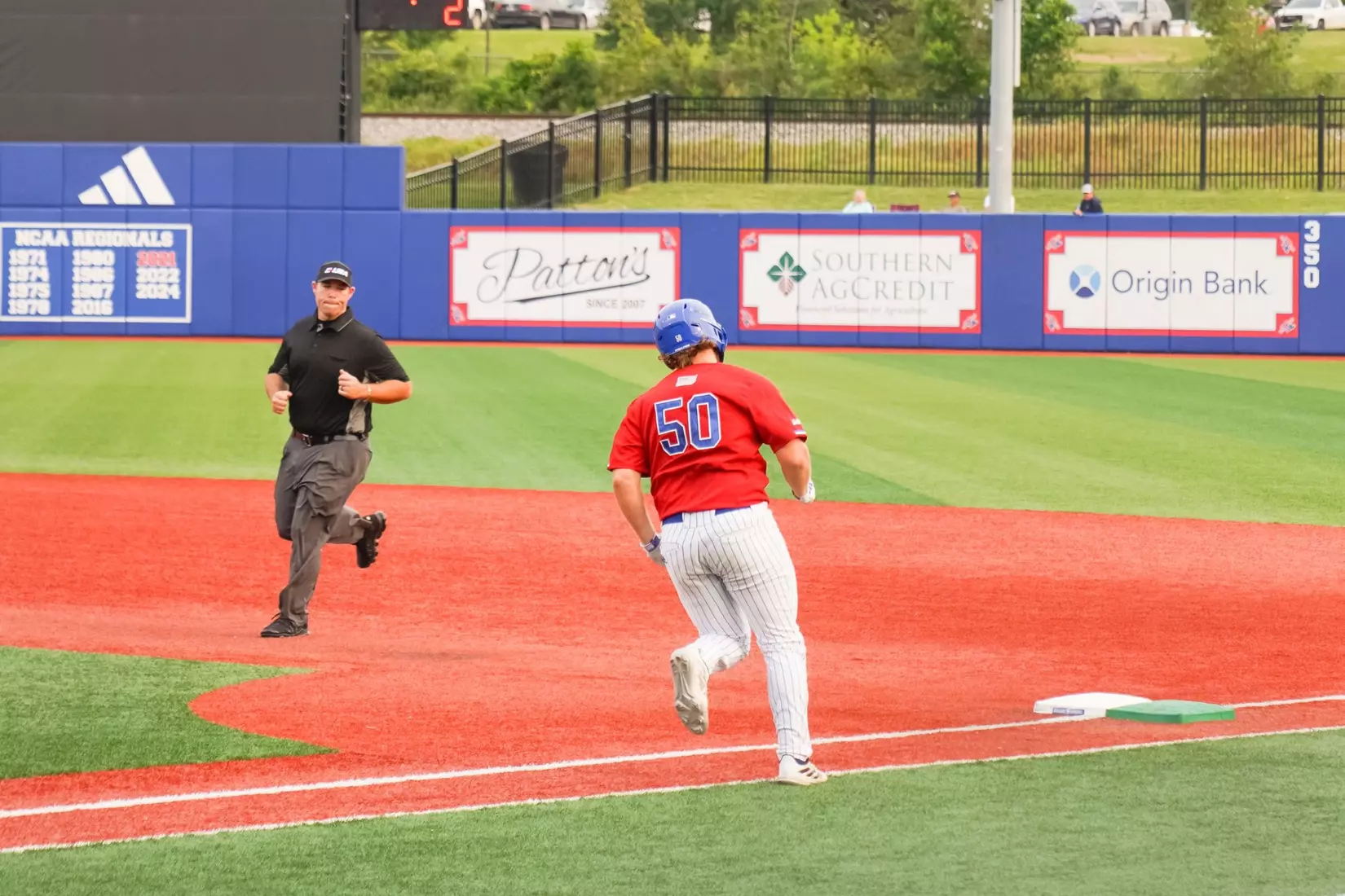 Sebastian Mexico's two-homer day lifts Bulldogs past Golden Lions, 11-6