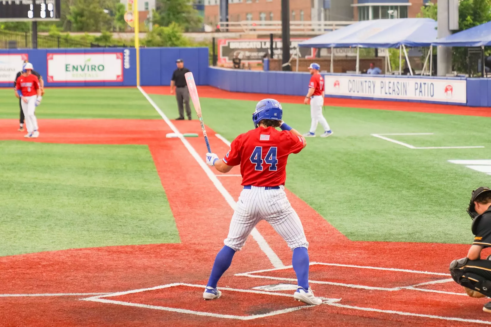 Sebastian Mexico's two-homer day lifts Bulldogs past Golden Lions, 11-6