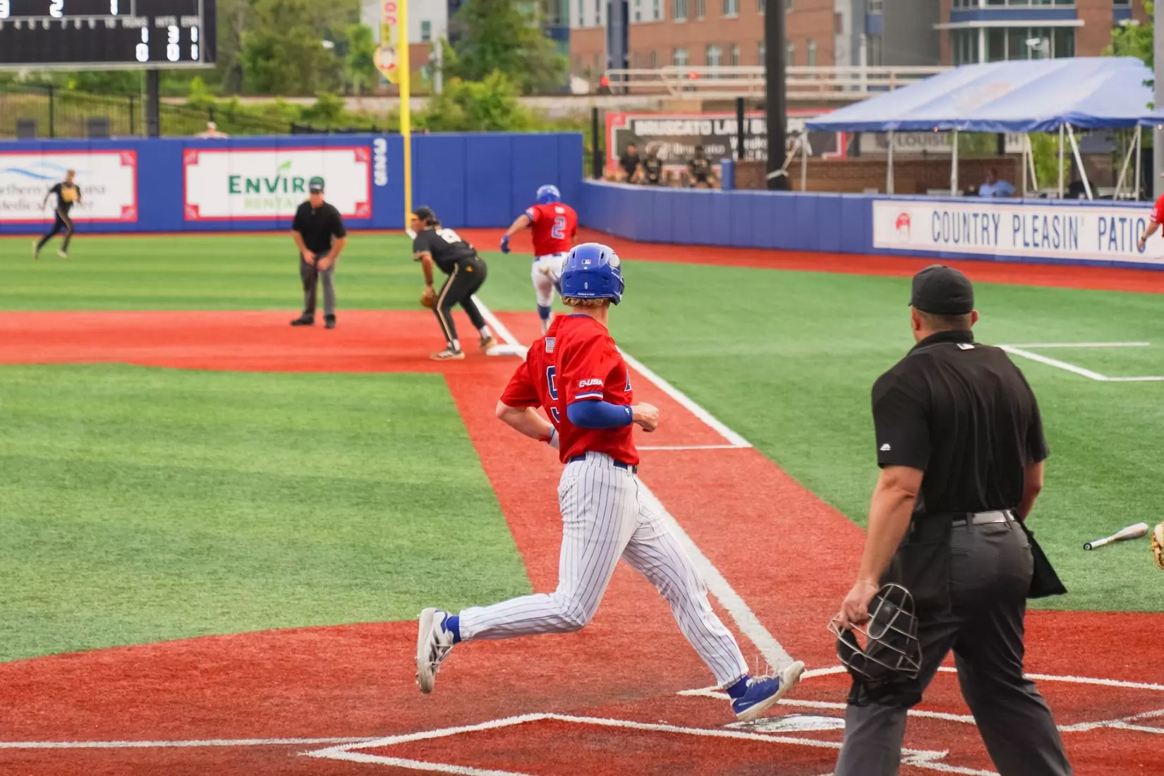 Sebastian Mexico's two-homer day lifts Bulldogs past Golden Lions, 11-6