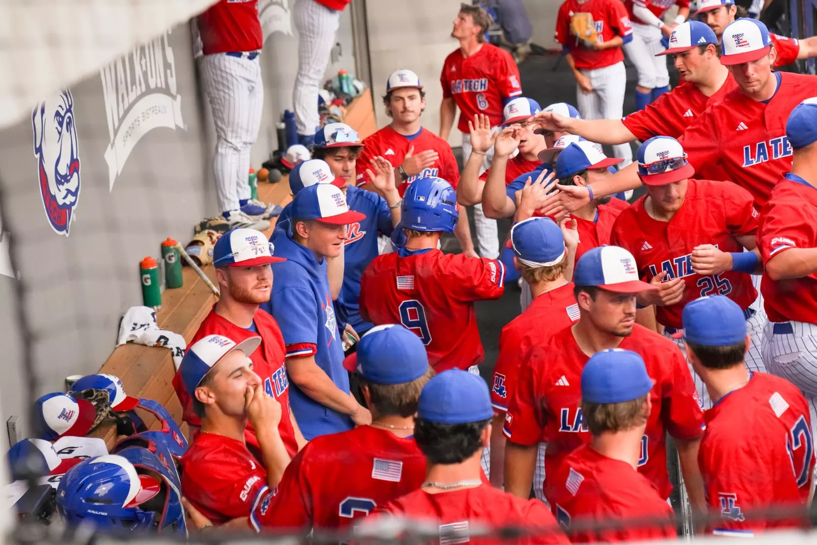 Sebastian Mexico's two-homer day lifts Bulldogs past Golden Lions, 11-6