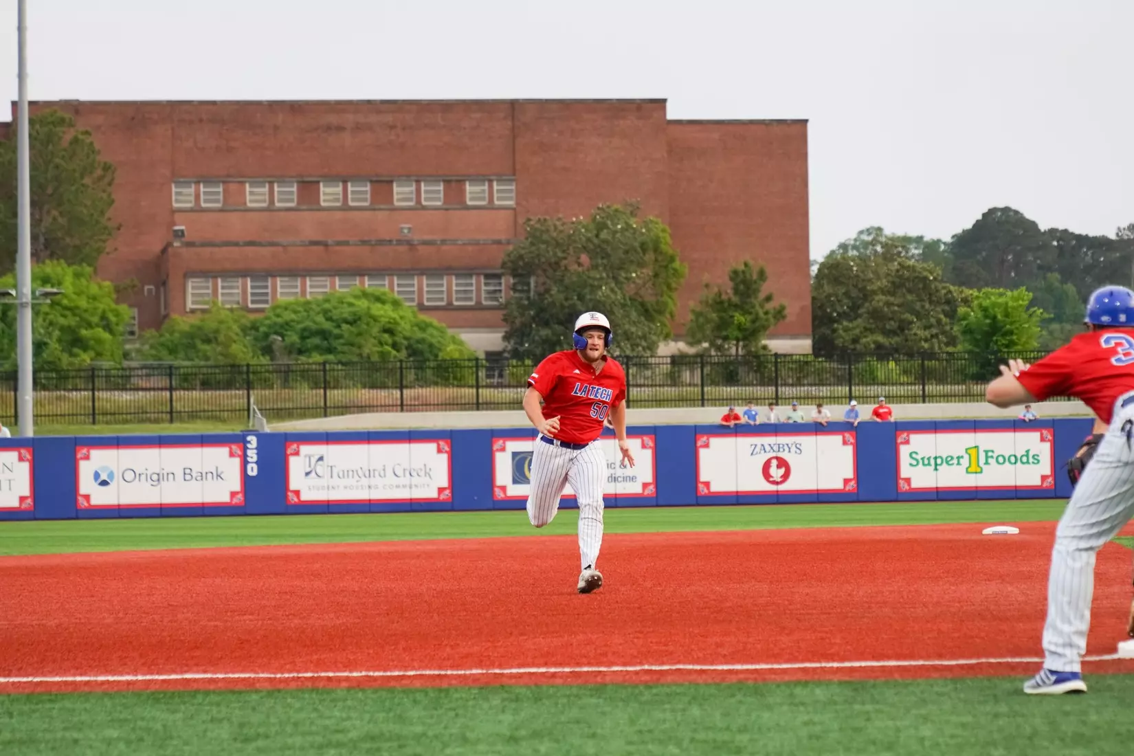Sebastian Mexico's two-homer day lifts Bulldogs past Golden Lions, 11-6